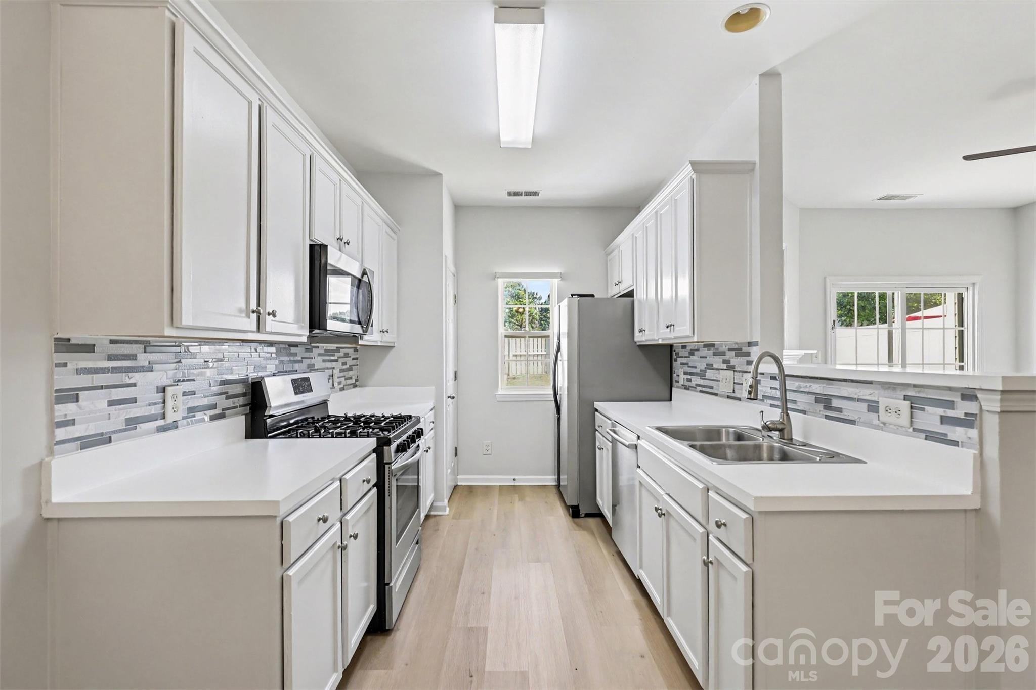 9610 Walkers Glen Drive Property Photo 11