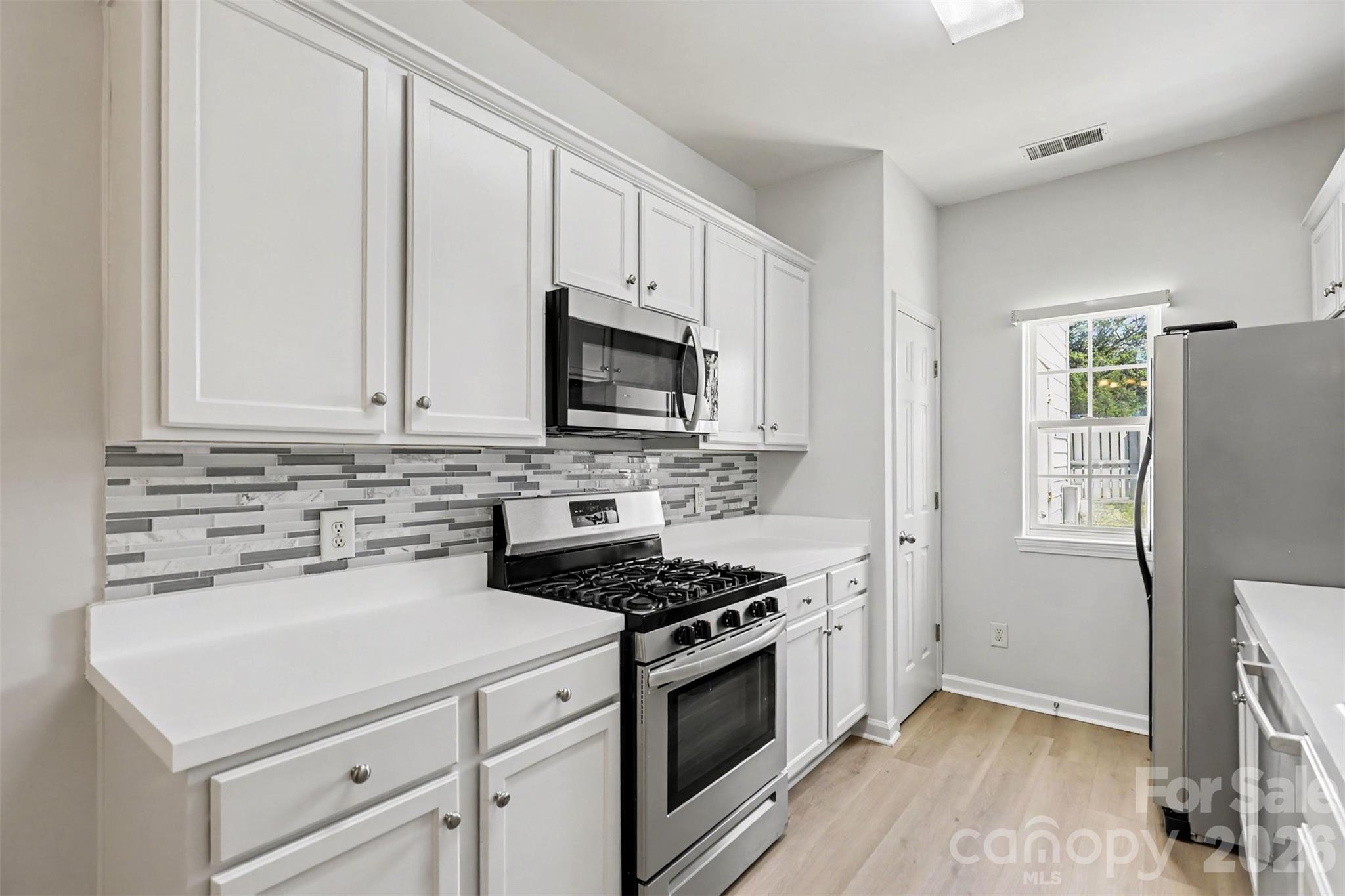 9610 Walkers Glen Drive Property Photo 13