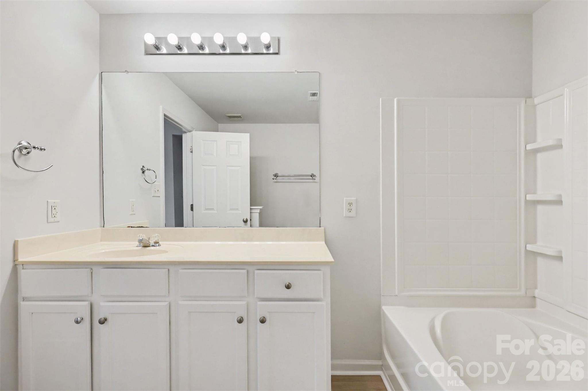 9610 Walkers Glen Drive Property Photo 19
