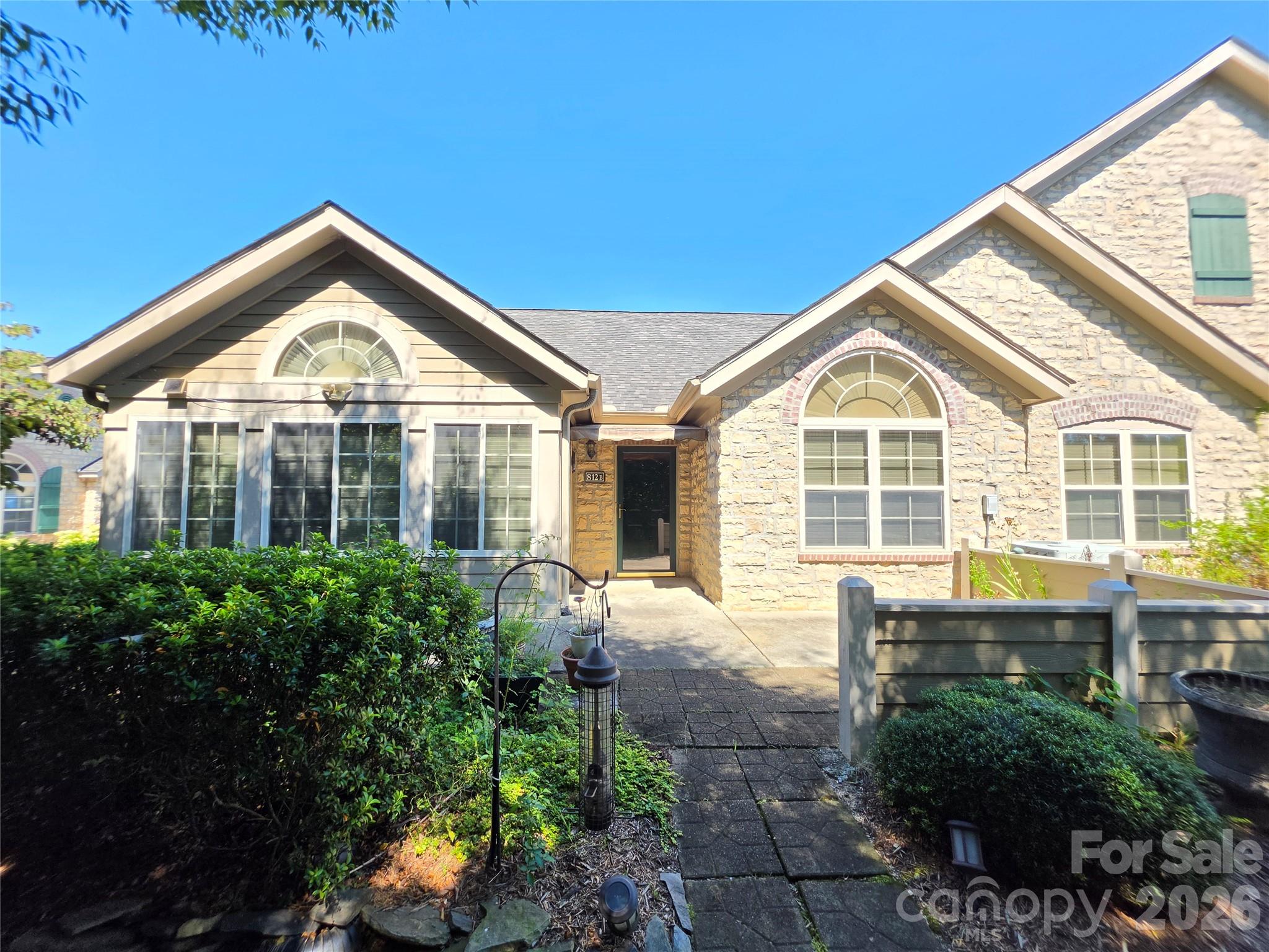 812 Wynnshire Drive B Property Photo 1