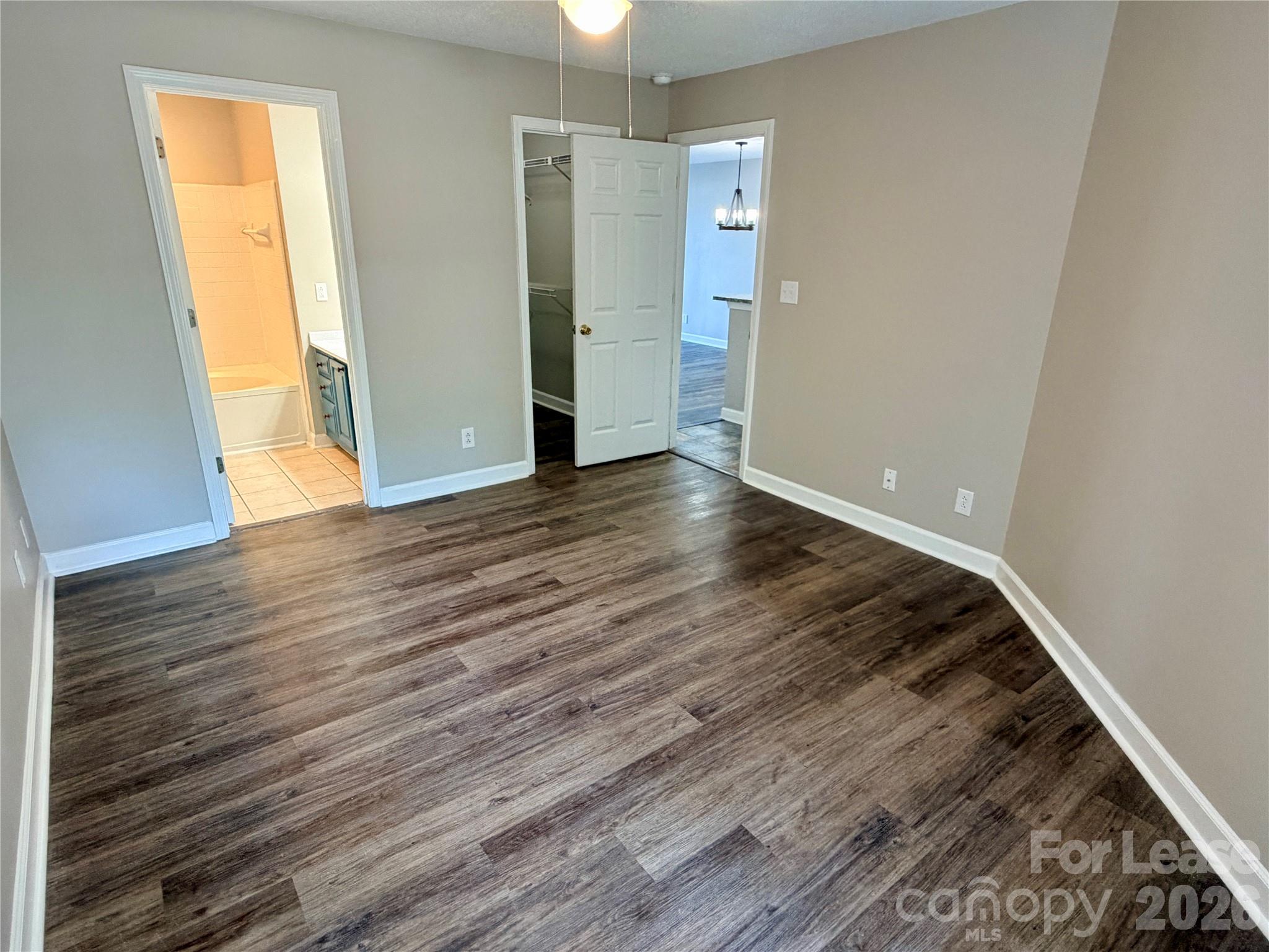 18771 Vineyard Point Lane Property Photo 14