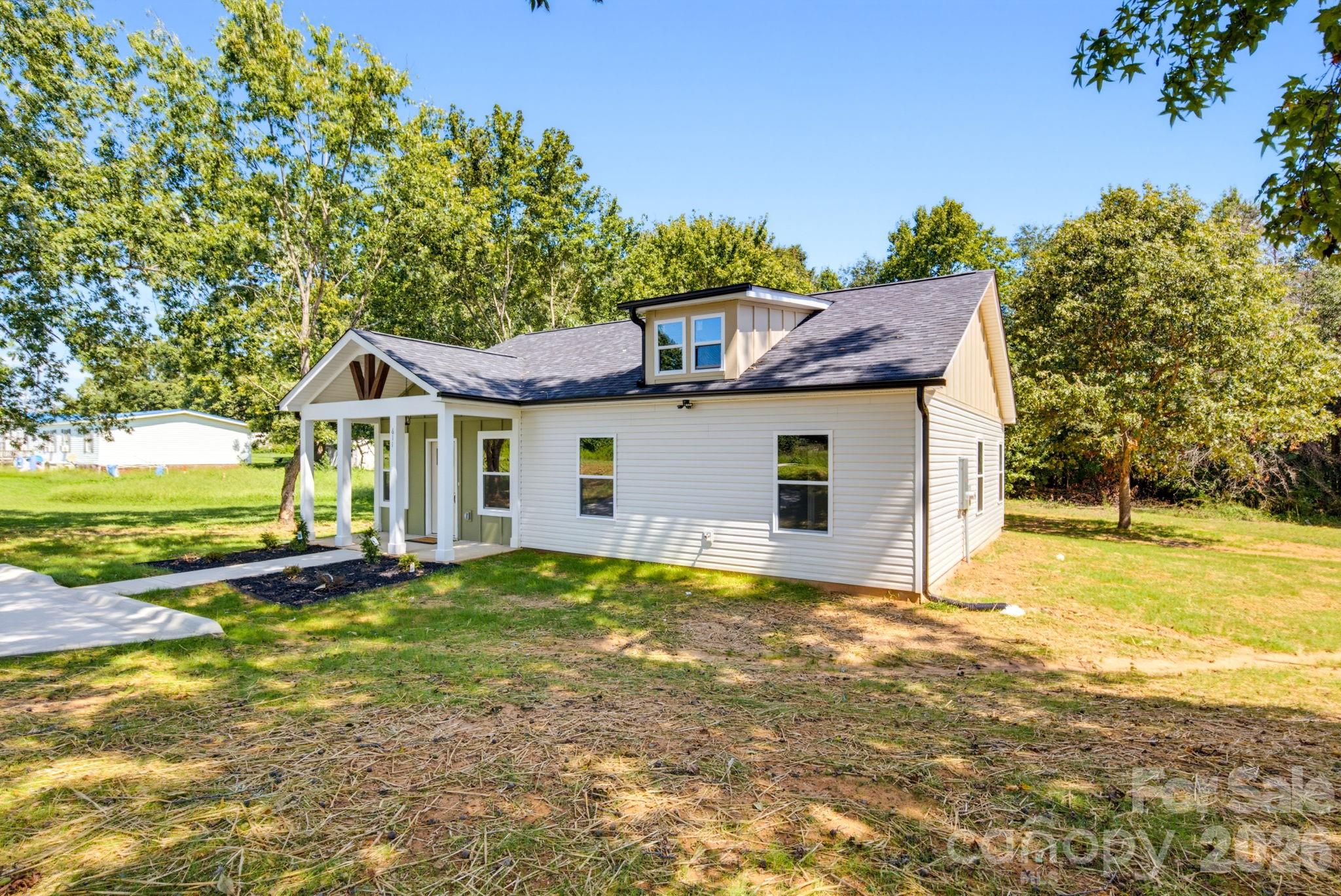 611 E Sanders Road Property Photo 8