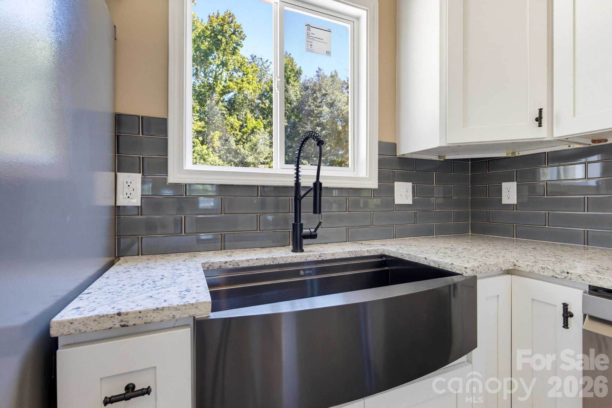 611 E Sanders Road Property Photo 15