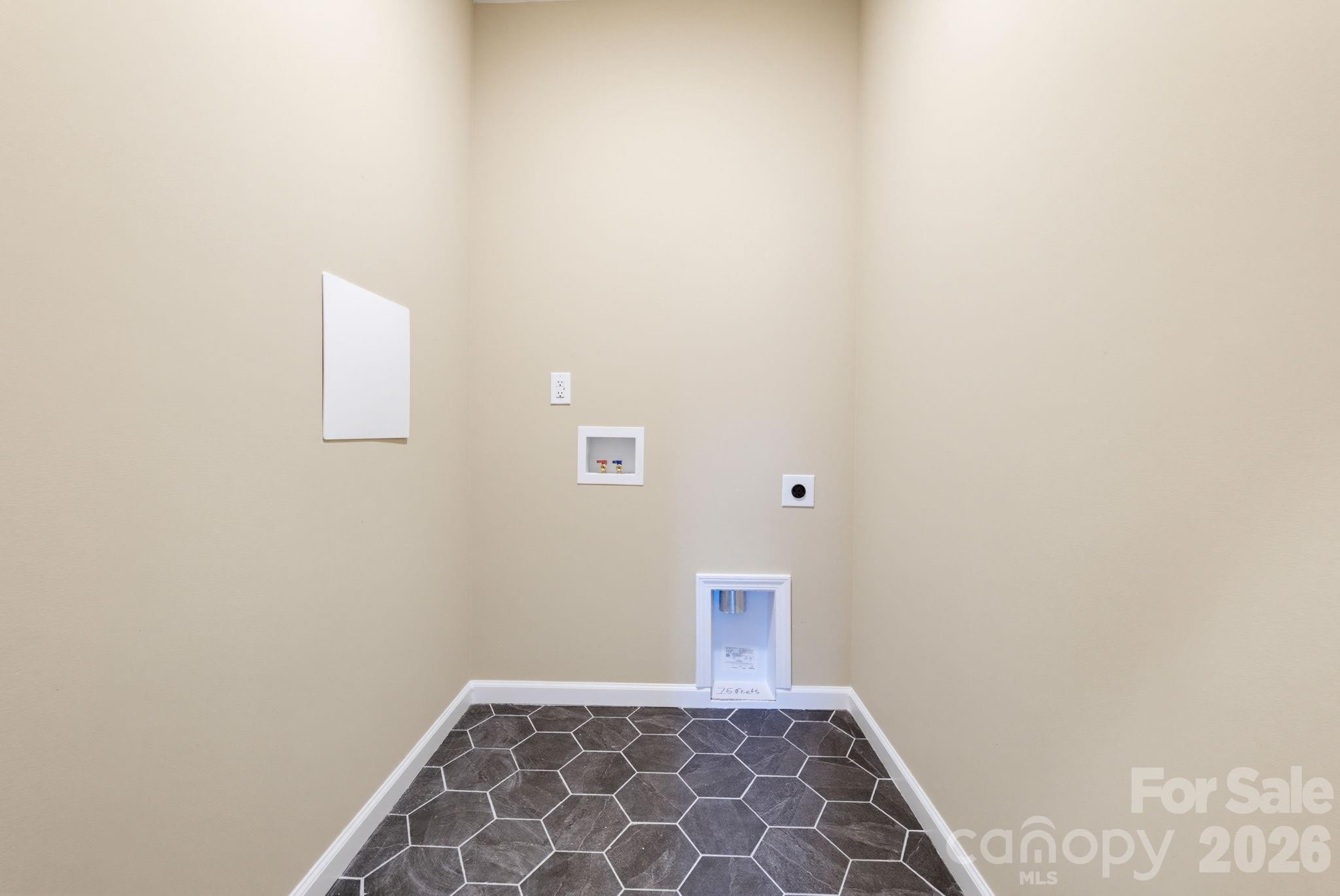 611 E Sanders Road Property Photo 24