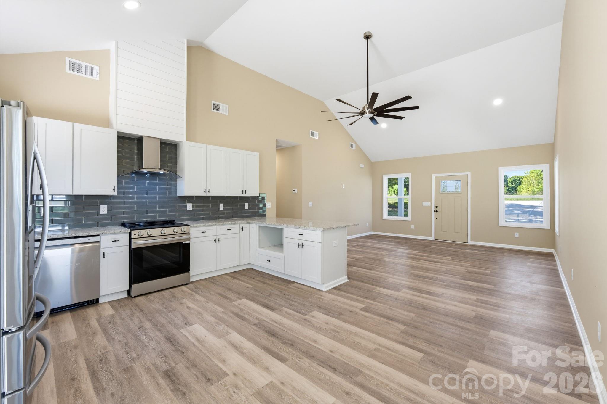 611 E Sanders Road Property Photo 29