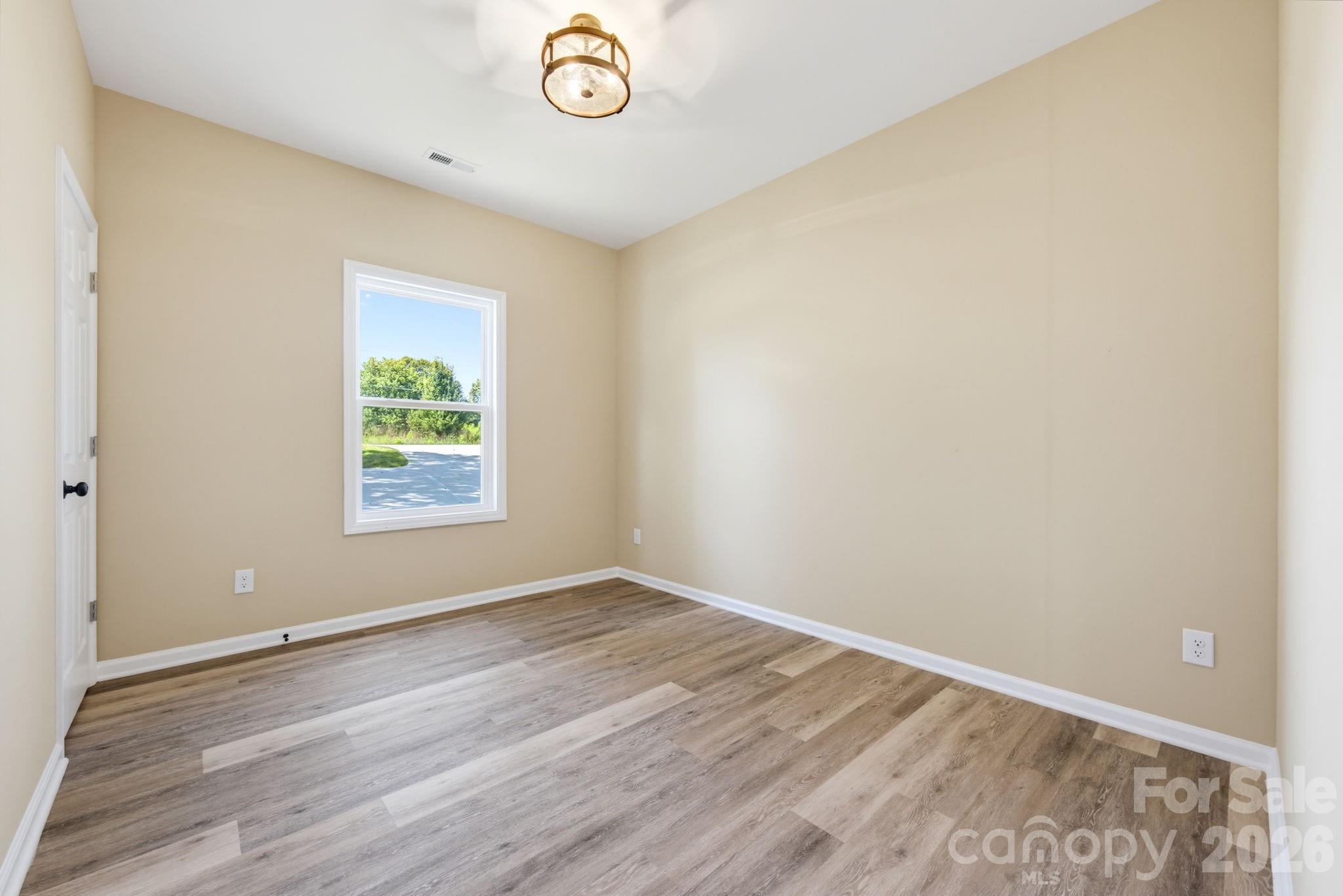 611 E Sanders Road Property Photo 32
