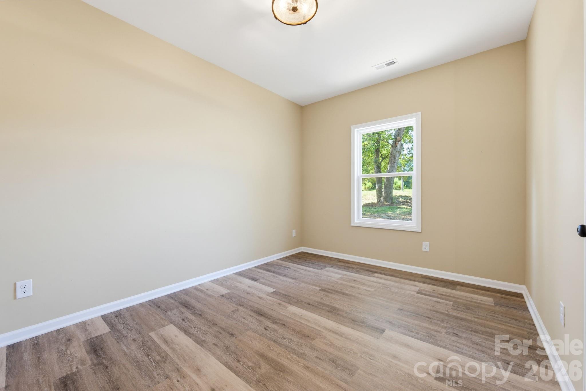 611 E Sanders Road Property Photo 33