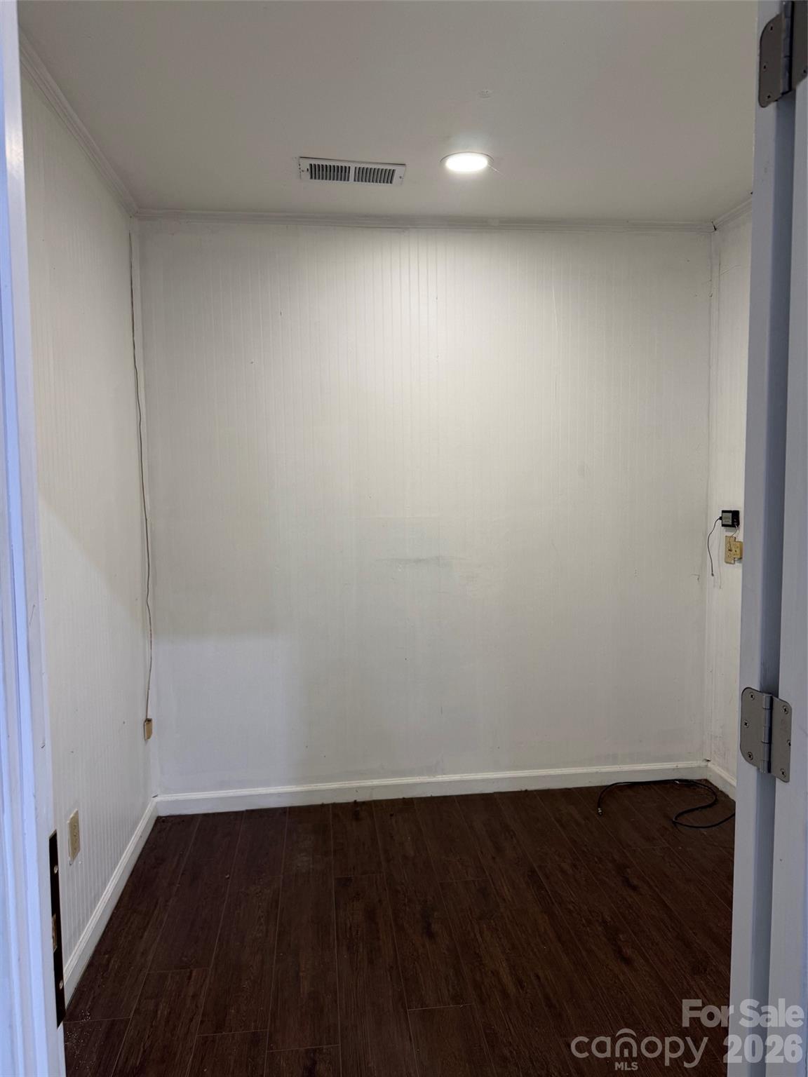 300 S Broome Street Property Photo 6
