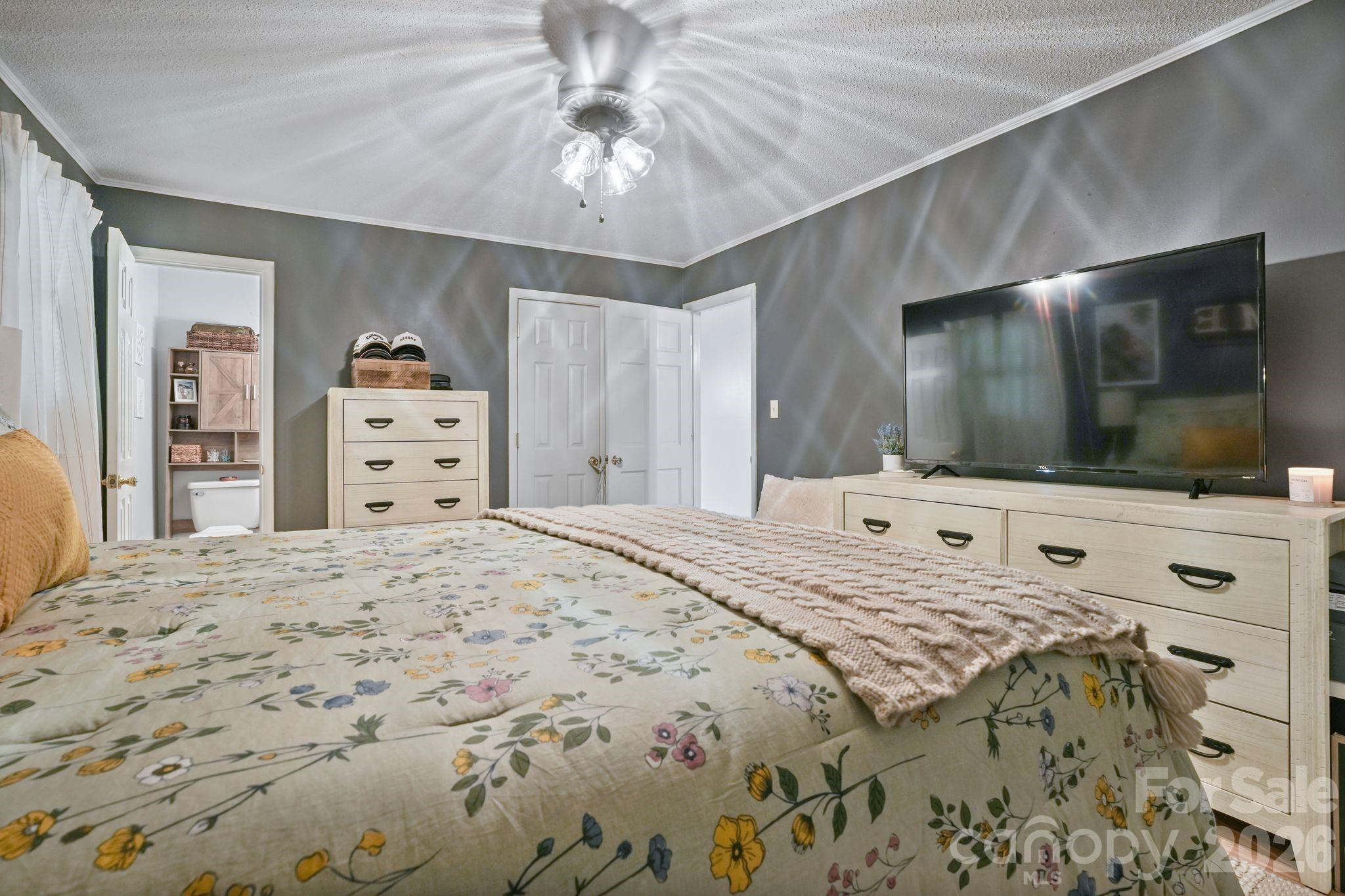 2428 Side Lane Property Photo 10