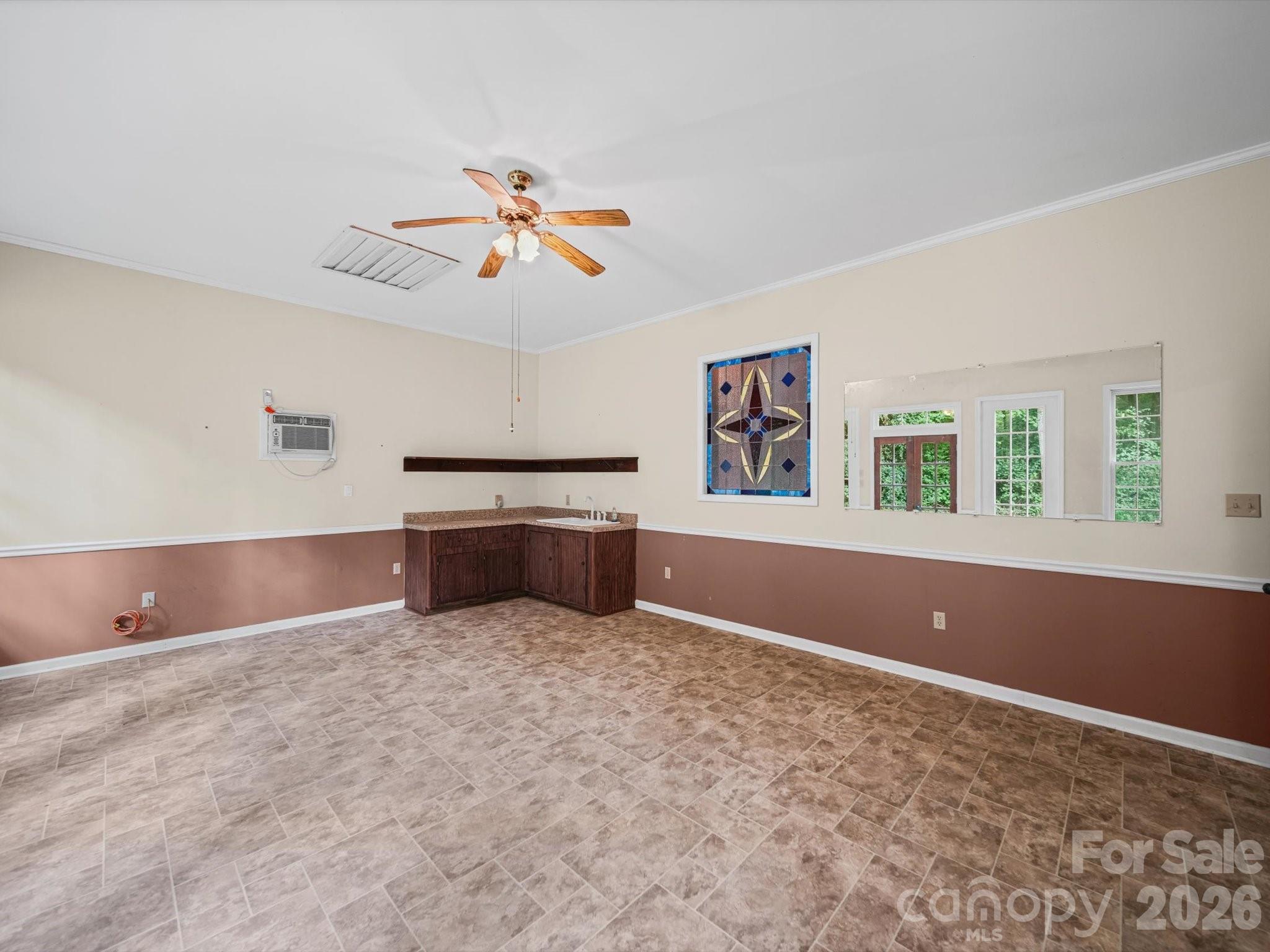 290 E Maple Avenue Property Photo 32