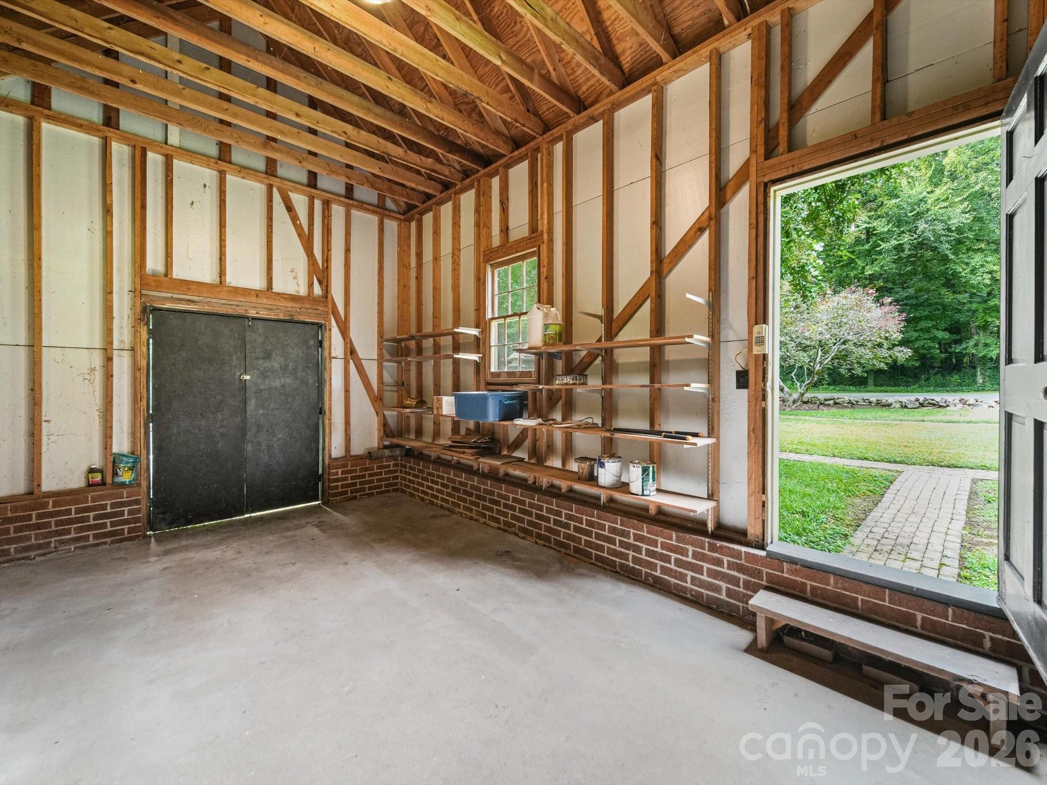 290 E Maple Avenue Property Photo 36