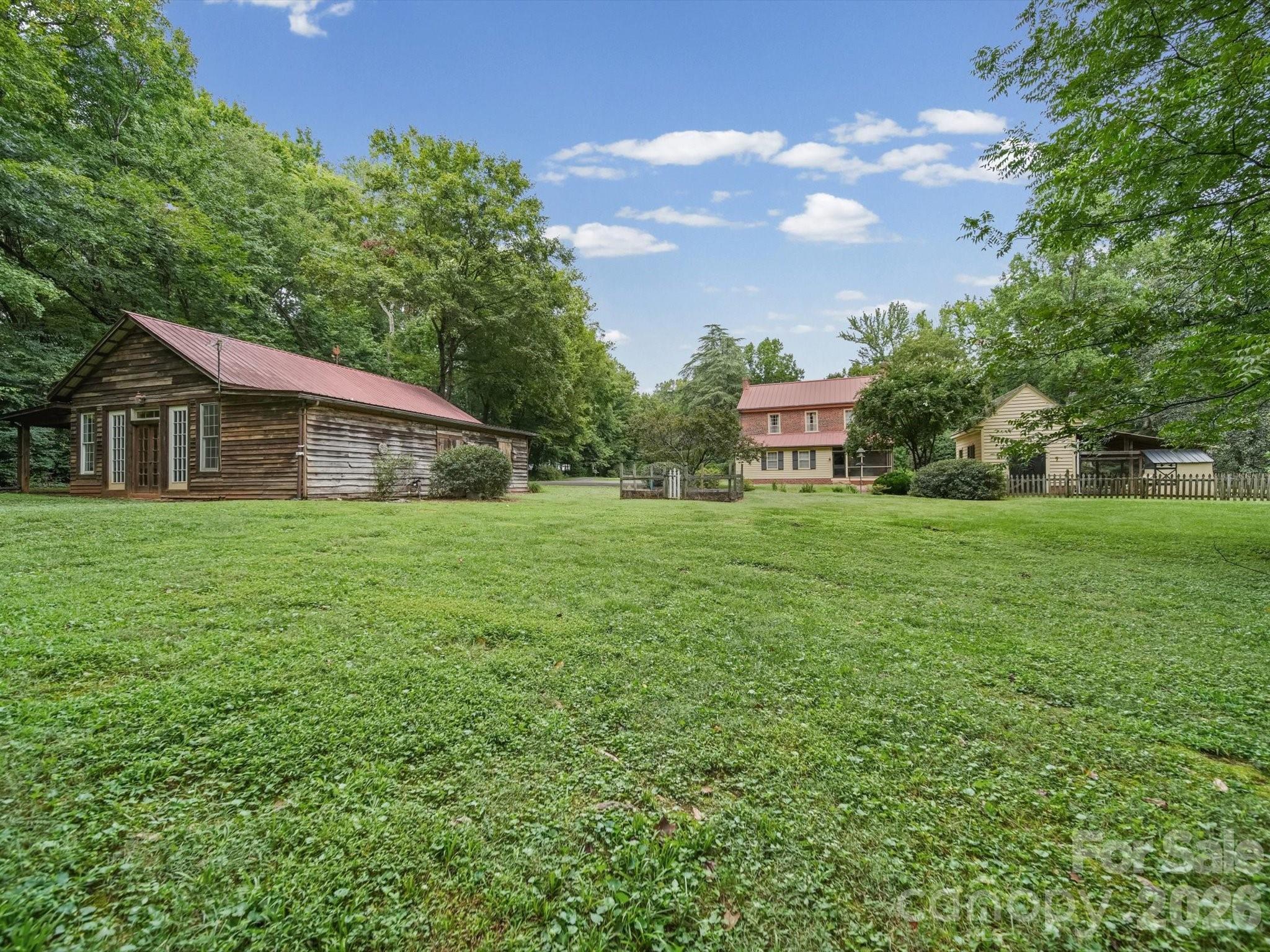 290 E Maple Avenue Property Photo 39