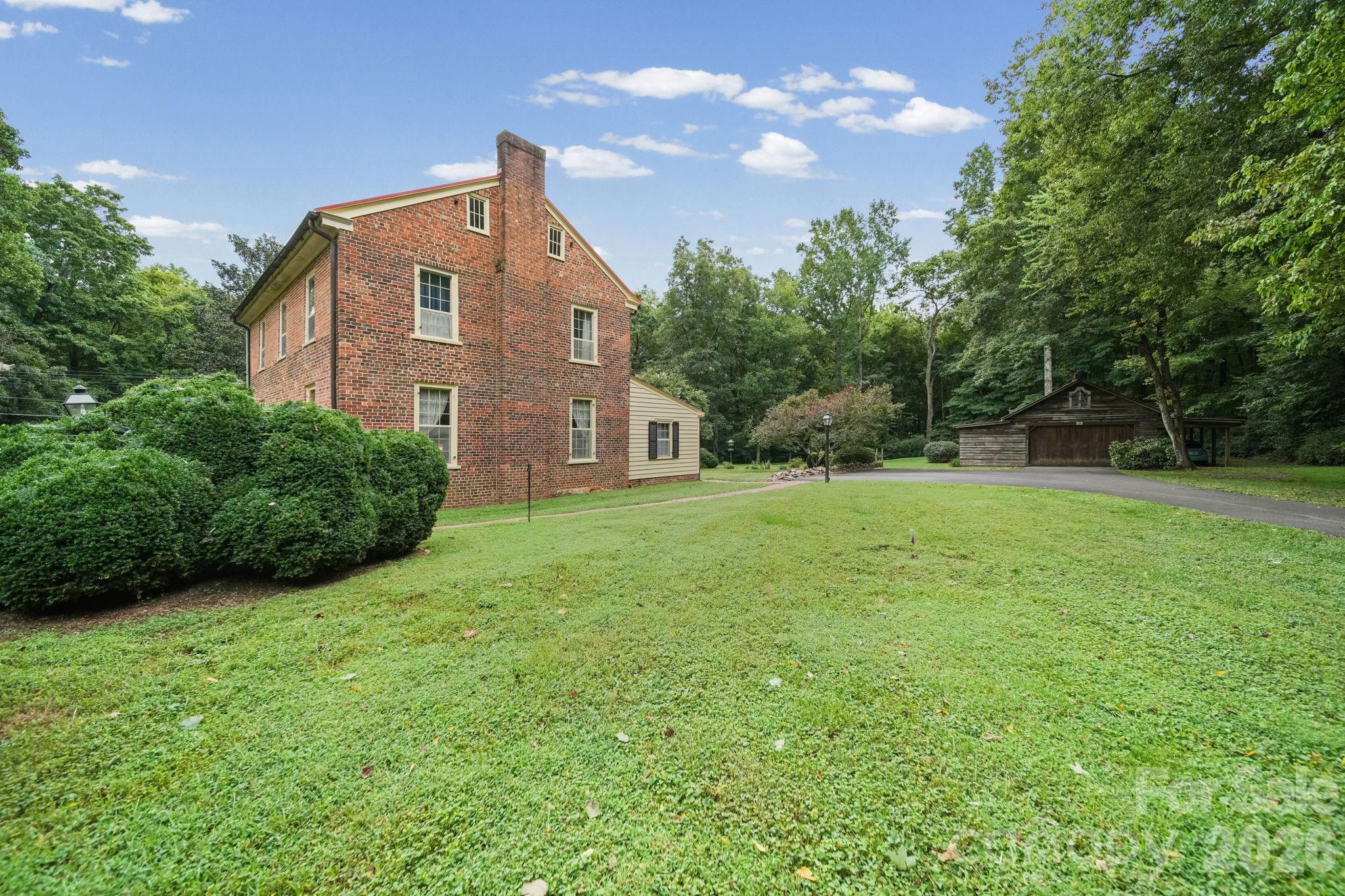 290 E Maple Avenue Property Photo 42