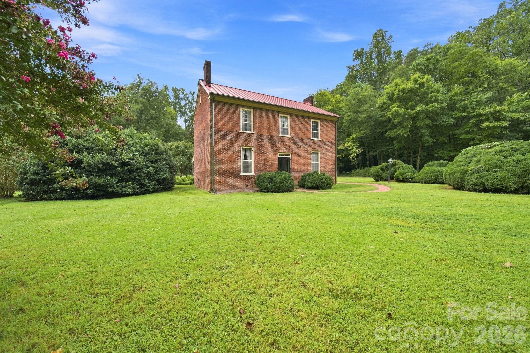 290 E Maple Avenue Property Photo 47