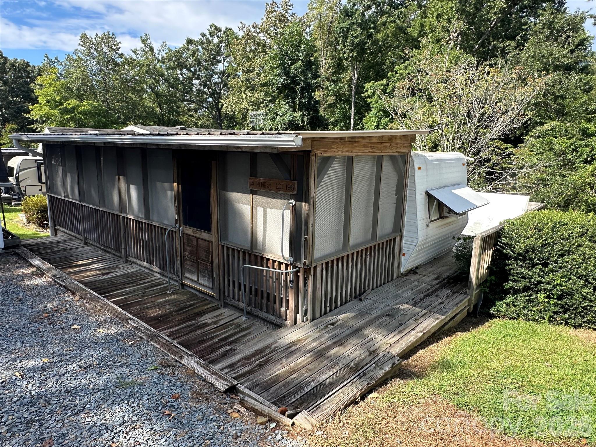 114 Pine Street Property Photo 4