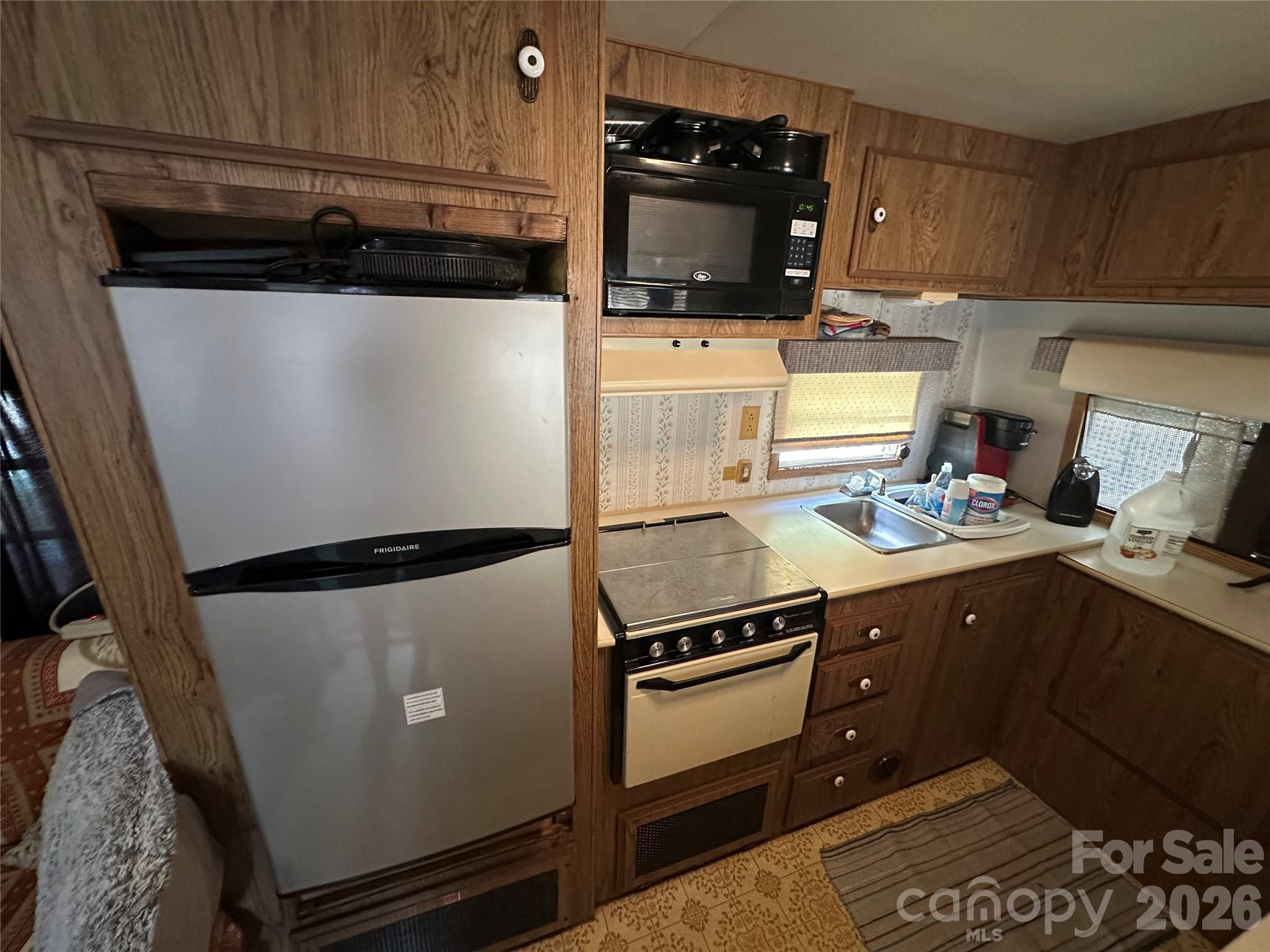 114 Pine Street Property Photo 8