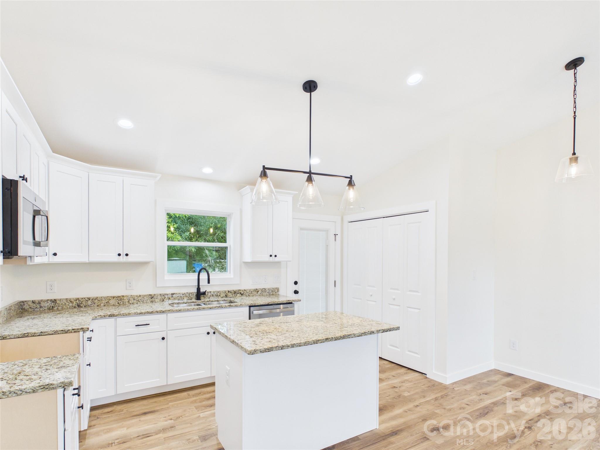 210 22nd Avenue Place Property Photo 10