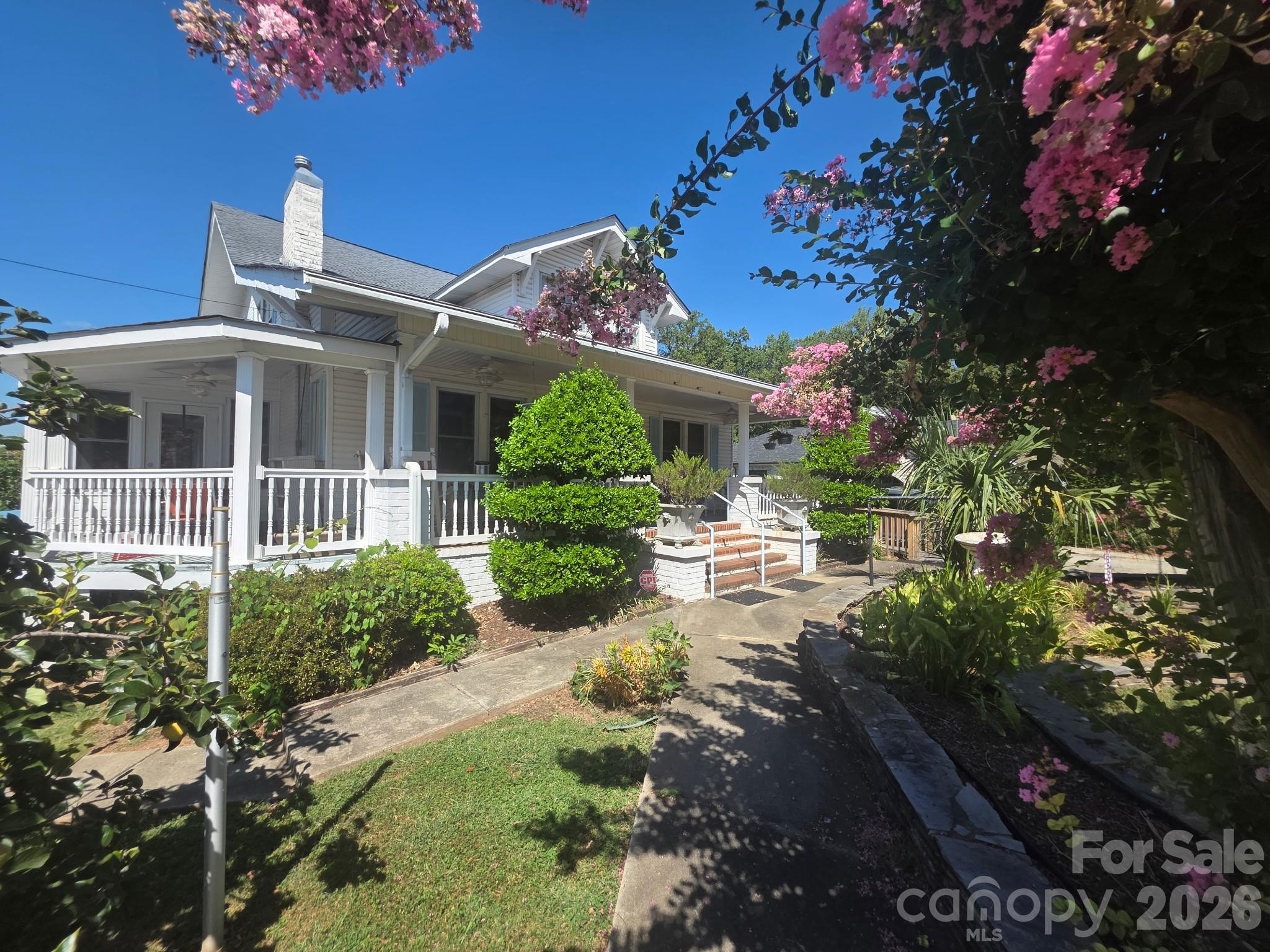 113 N Central Avenue Property Photo 1