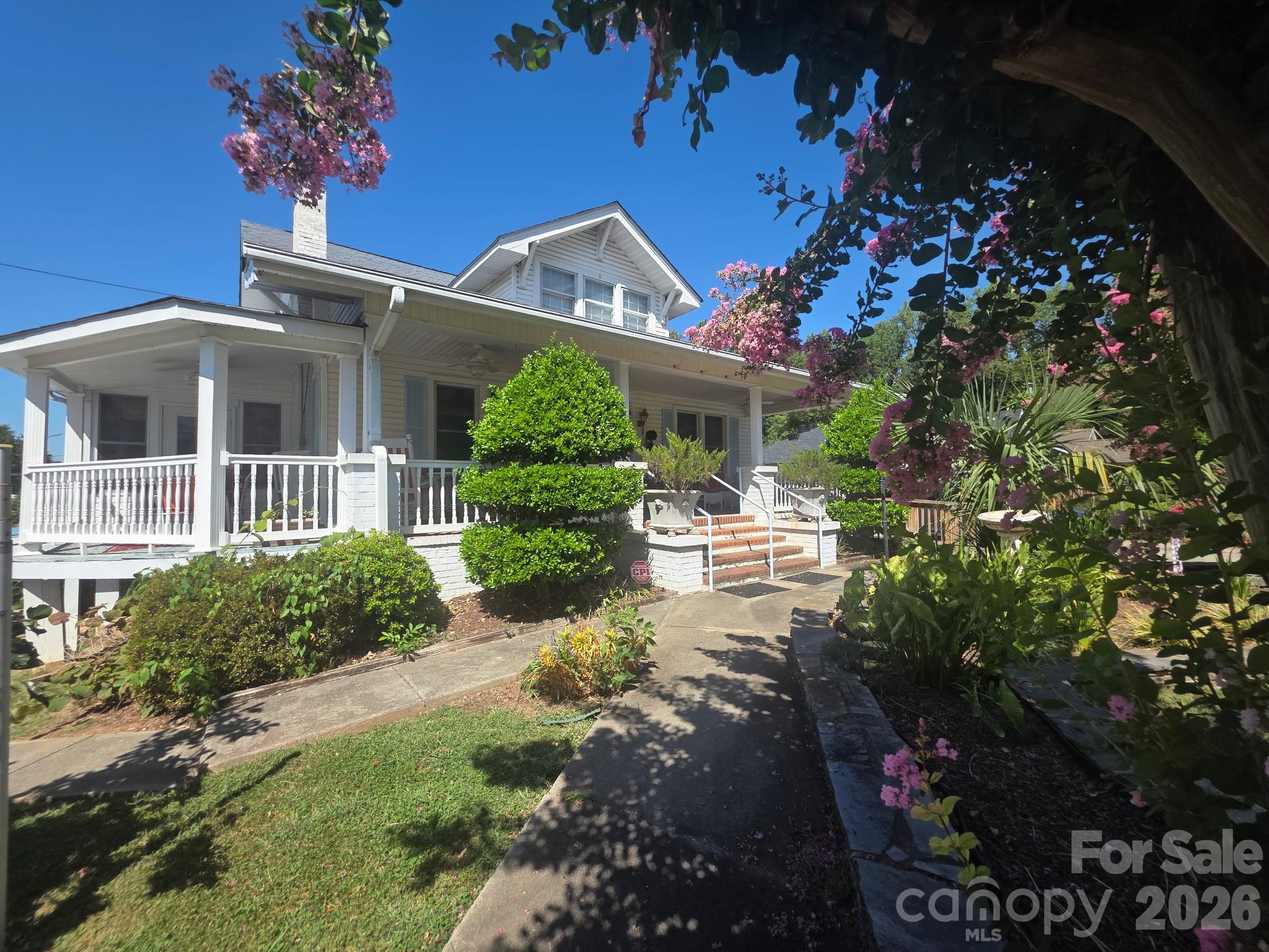 113 N Central Avenue Property Photo 2