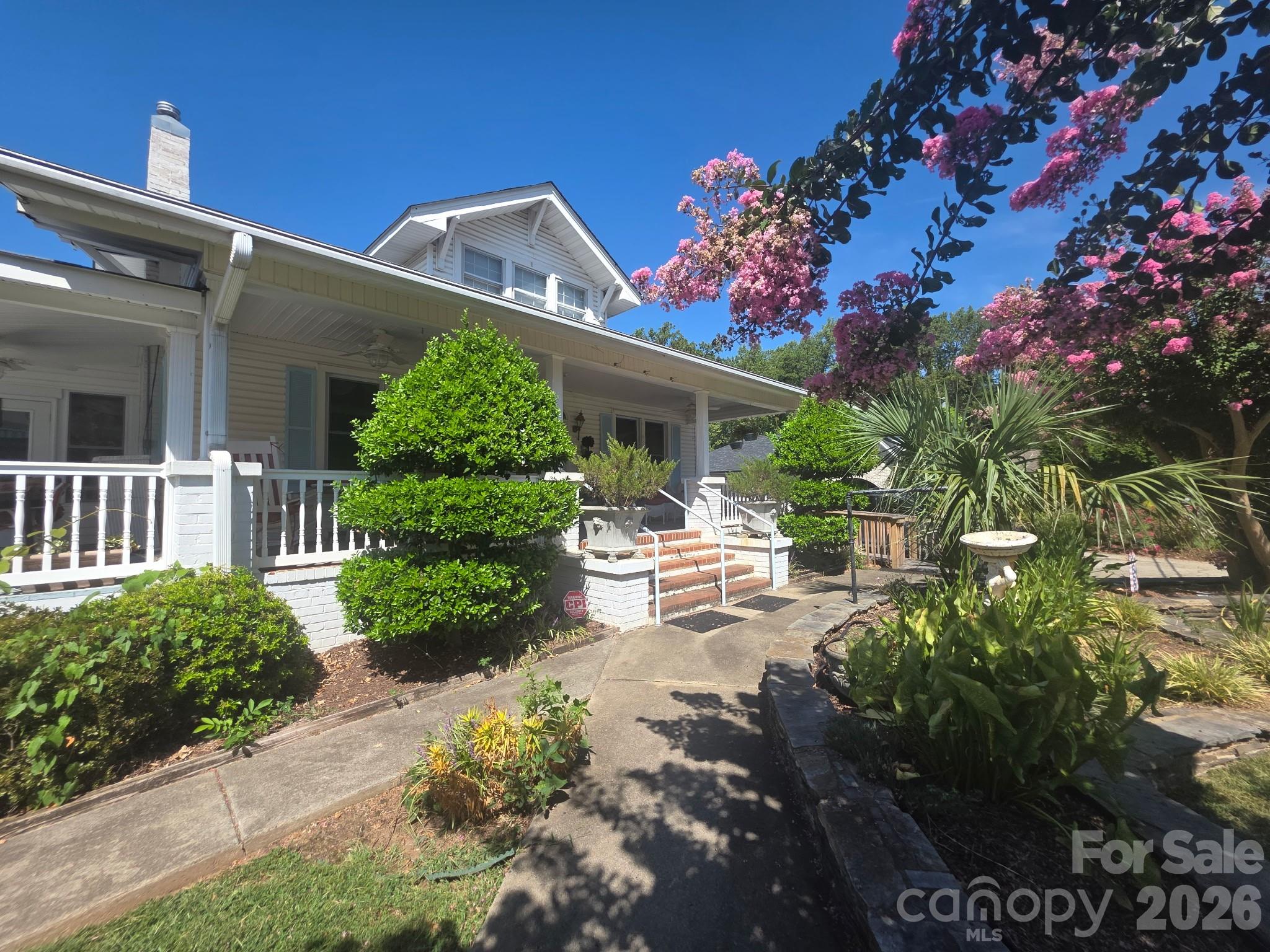 113 N Central Avenue Property Photo 3