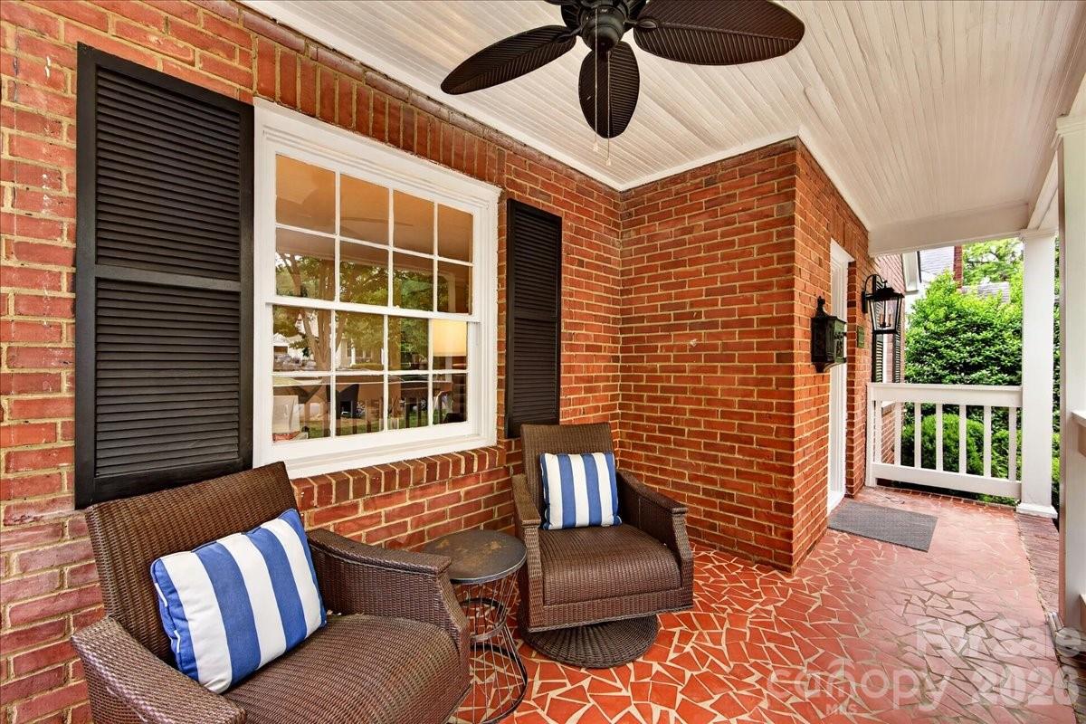 2121 Charlotte Drive Property Photo 5