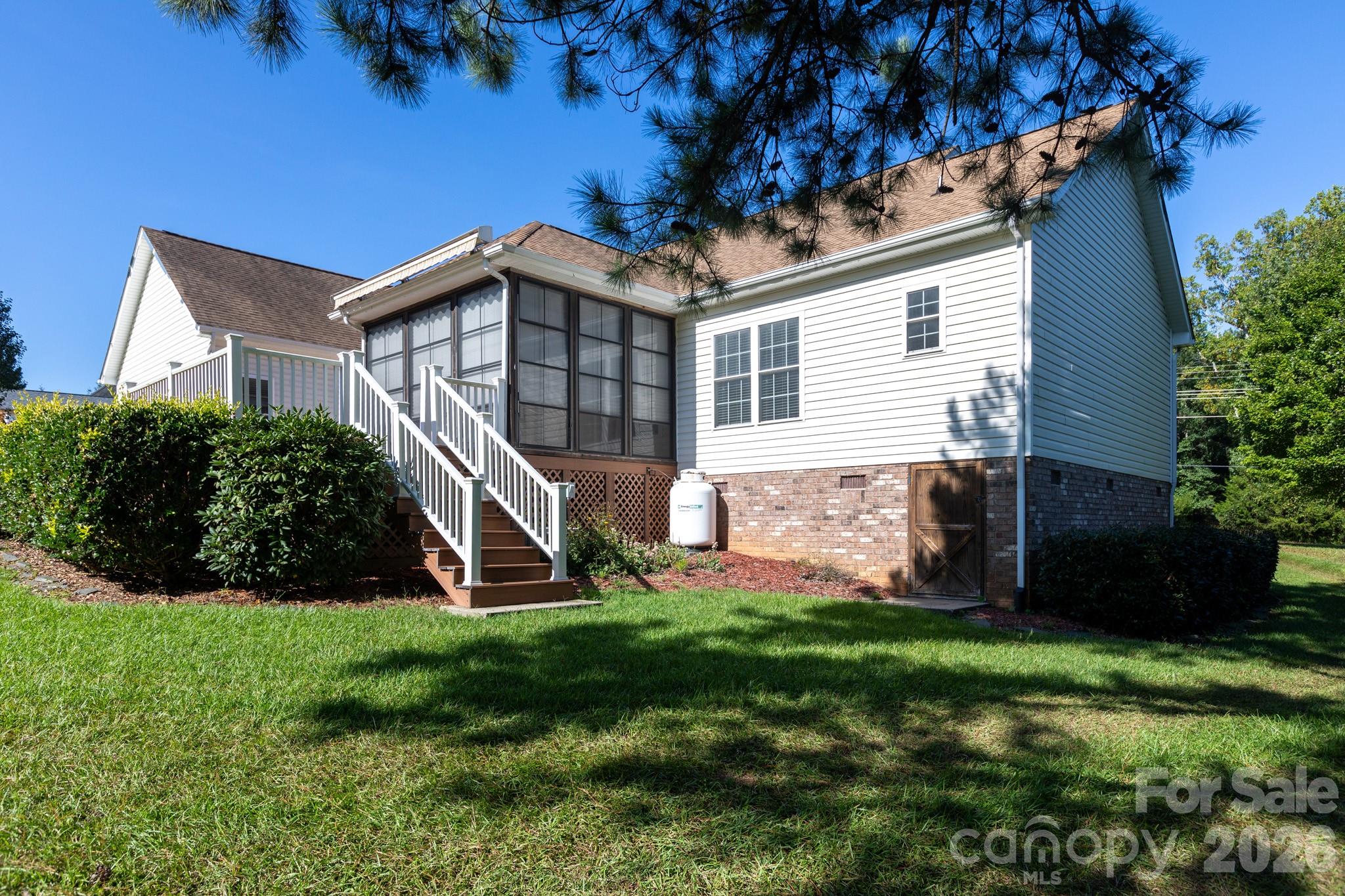 2818 Baird Road 7 Property Photo 10