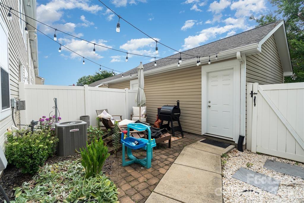 8245 Viewpoint Lane Property Photo 4