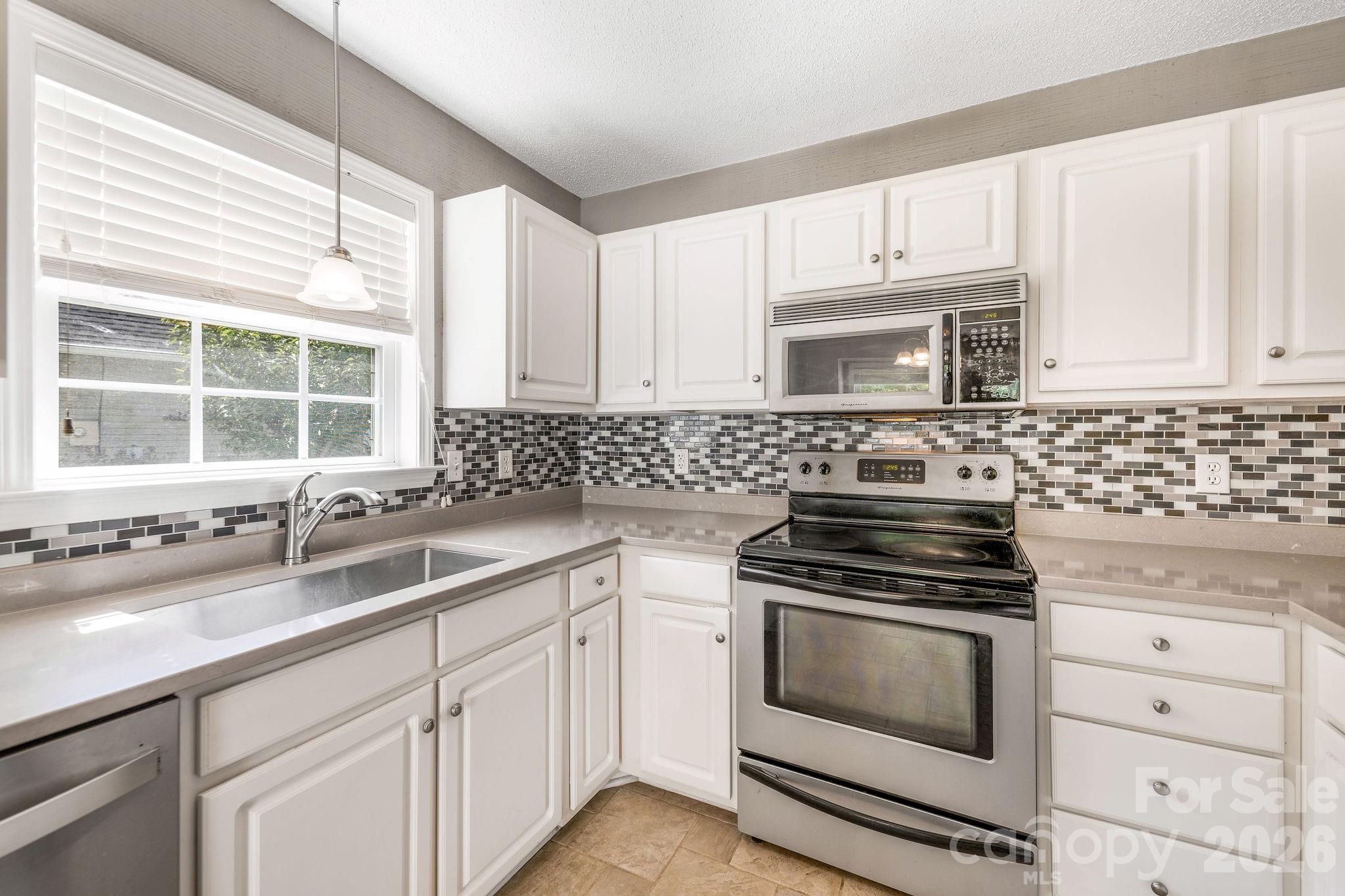 98 Stonehollow Road Property Photo 14