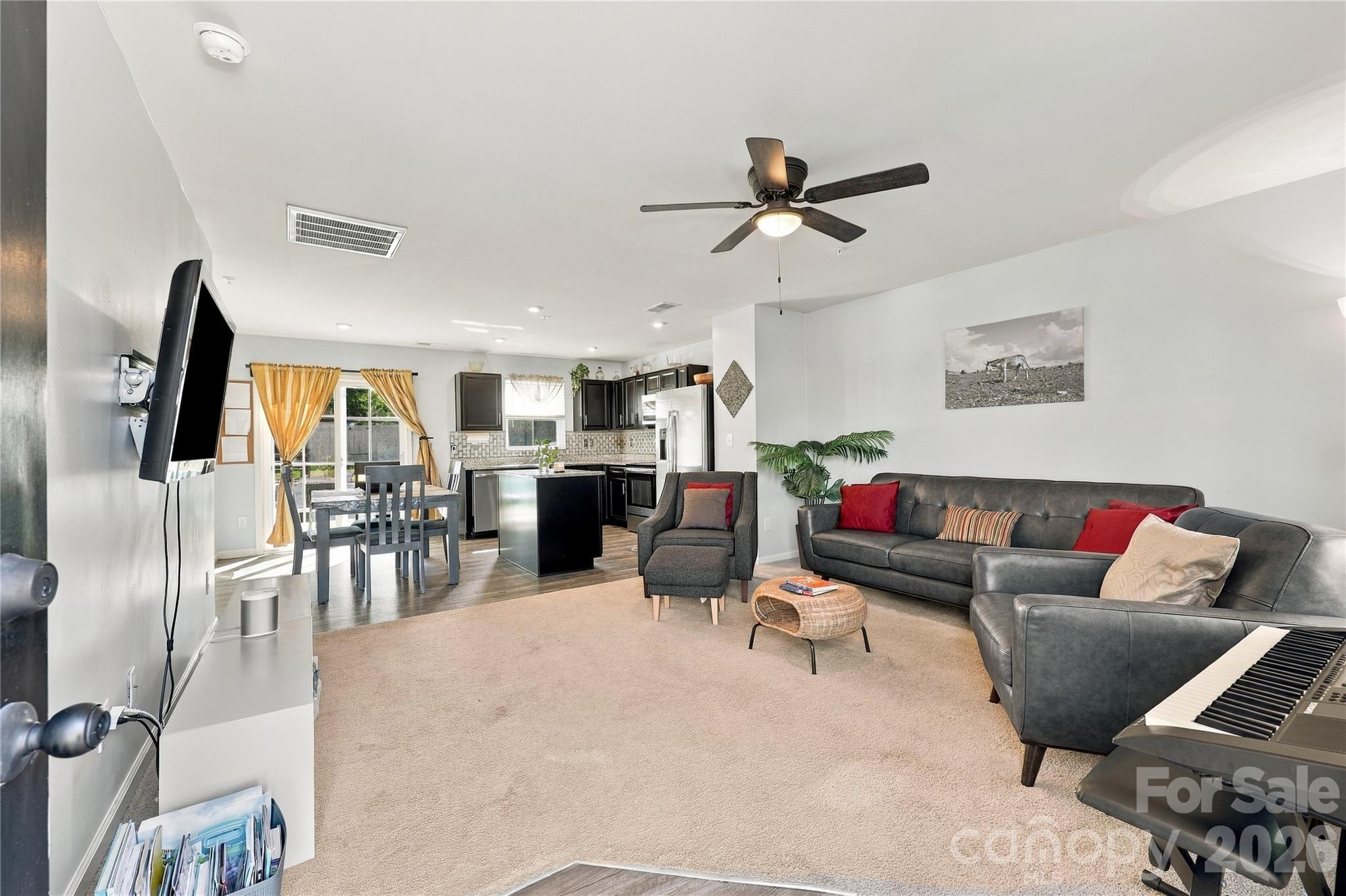 2438 Thorn Spring Lane Property Photo 2