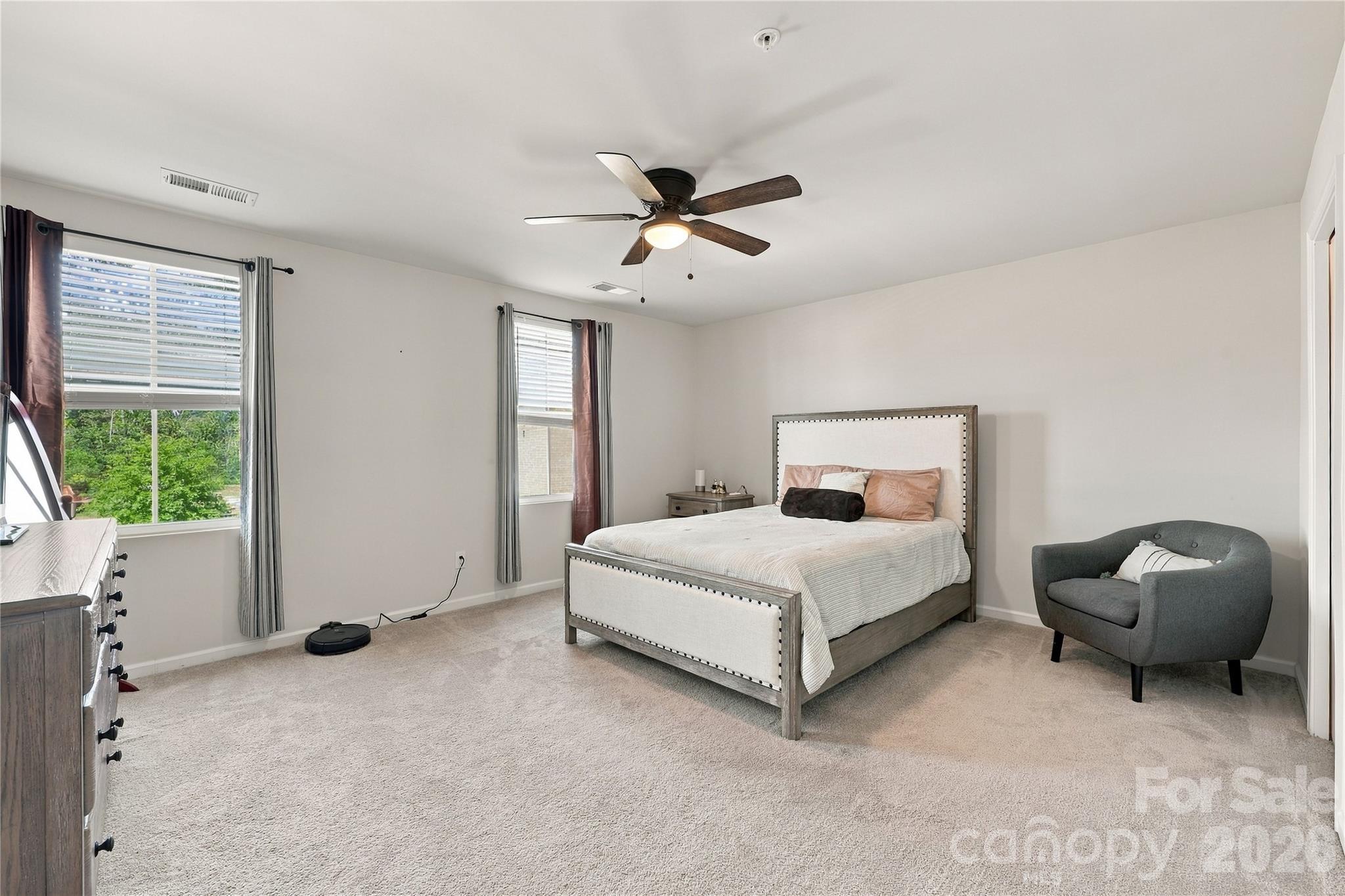 2438 Thorn Spring Lane Property Photo 13