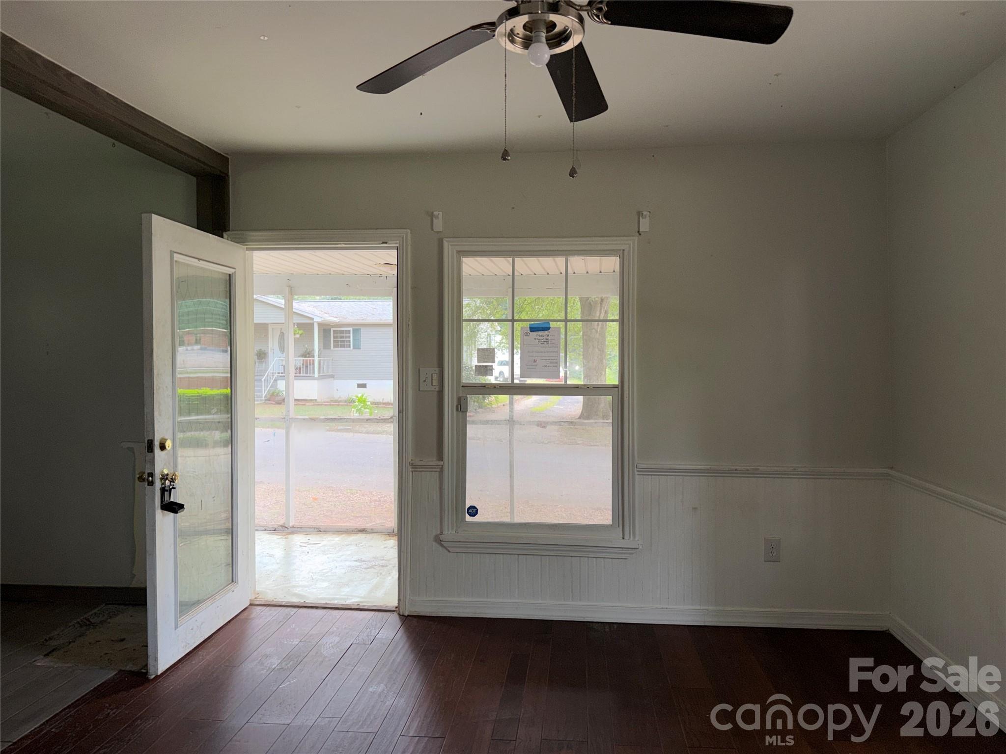 1442 School Street Property Photo 2