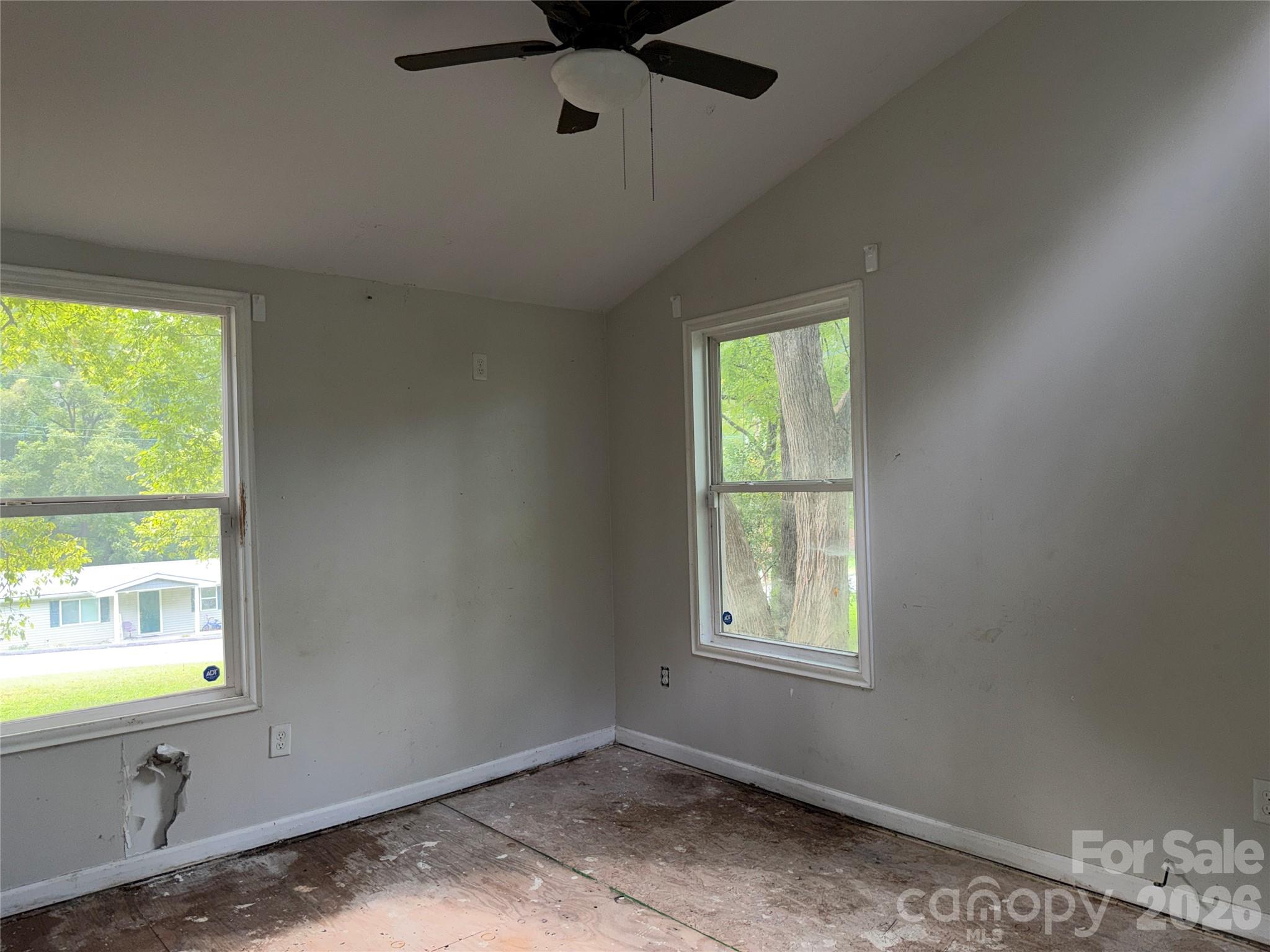 1442 School Street Property Photo 10