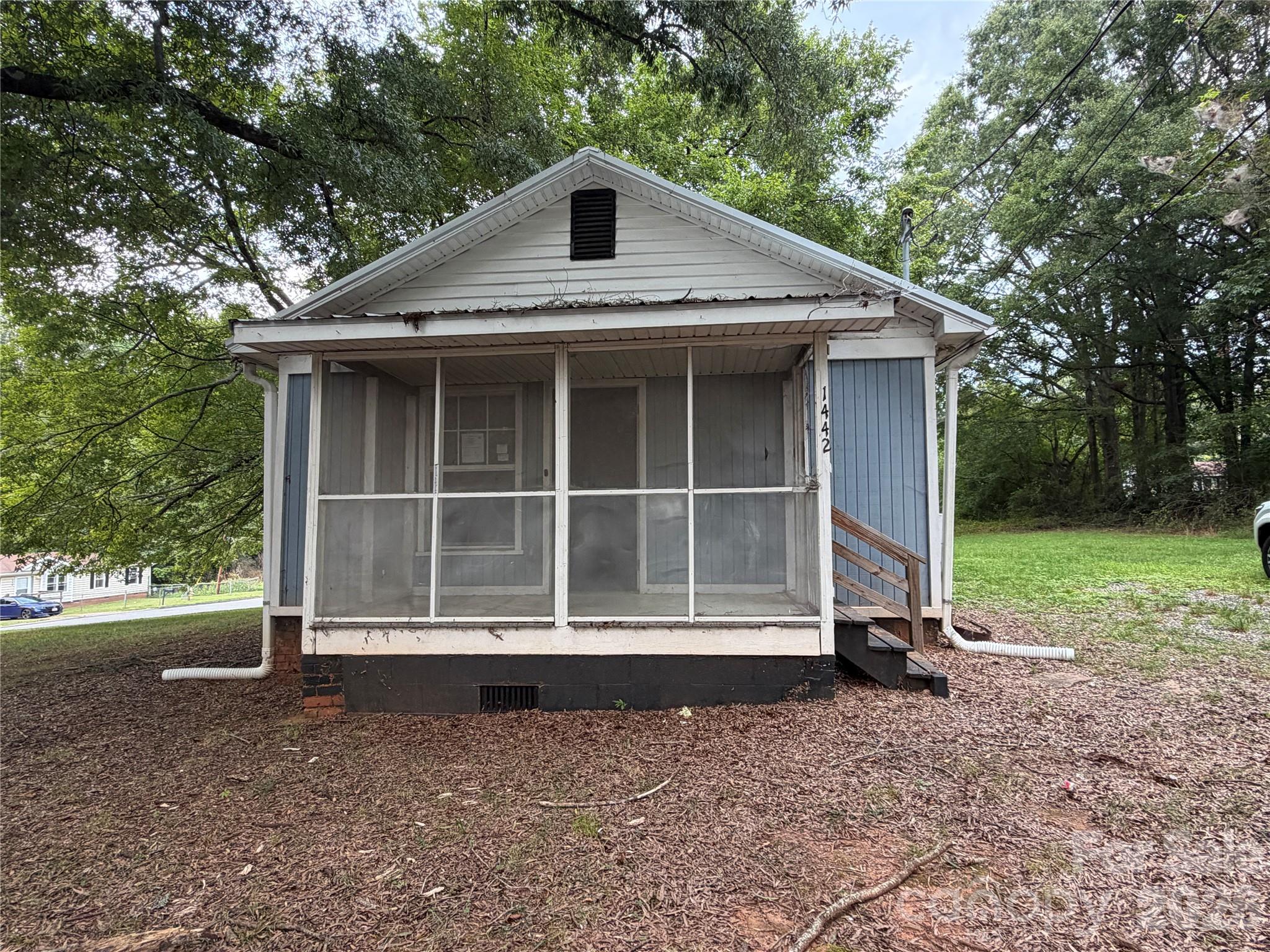 1442 School Street Property Photo 16
