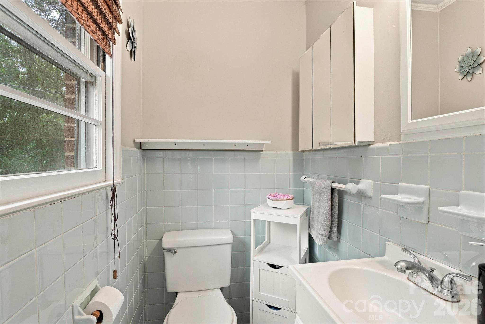 561 Forest Way Drive Property Photo 13