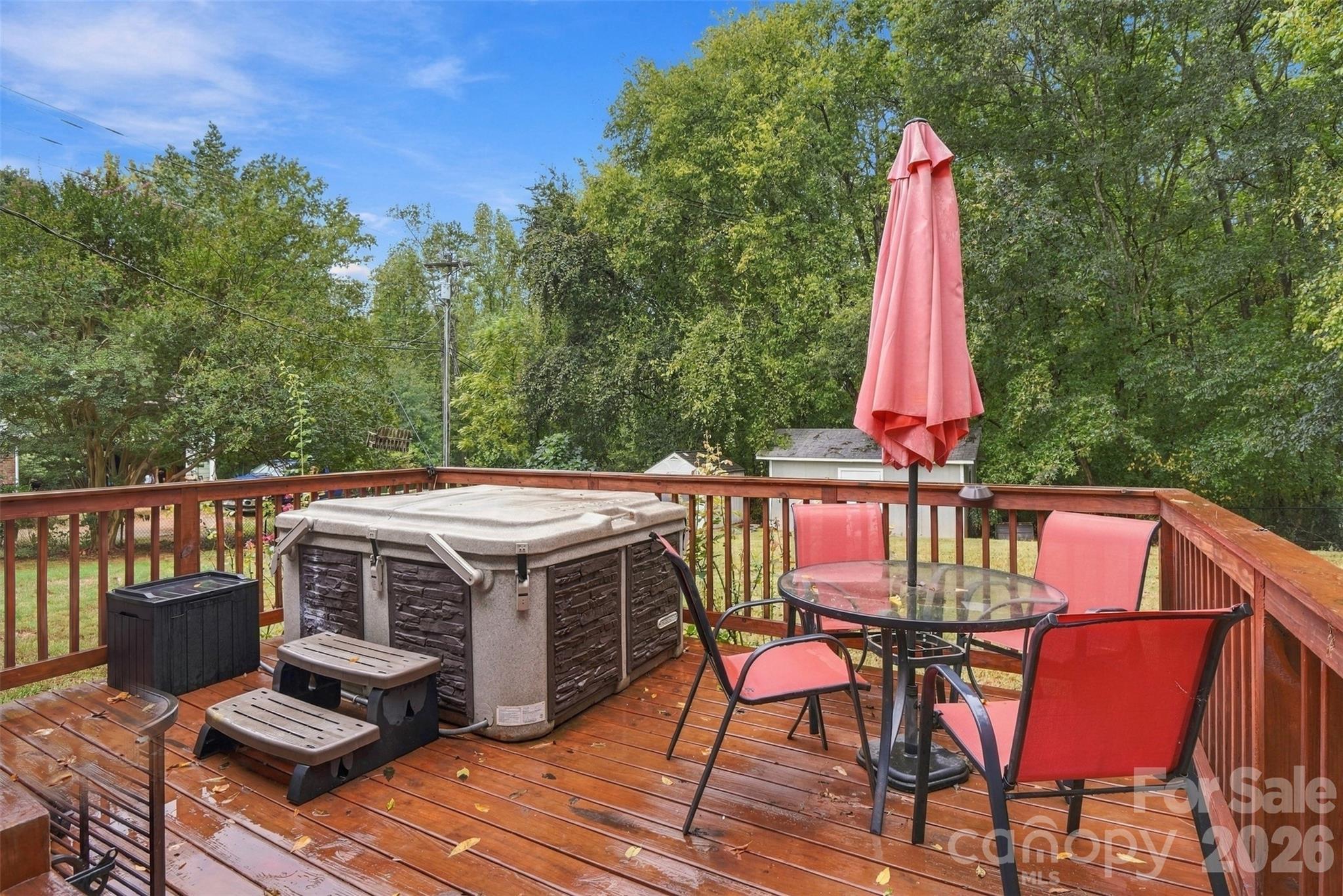 561 Forest Way Drive Property Photo 16