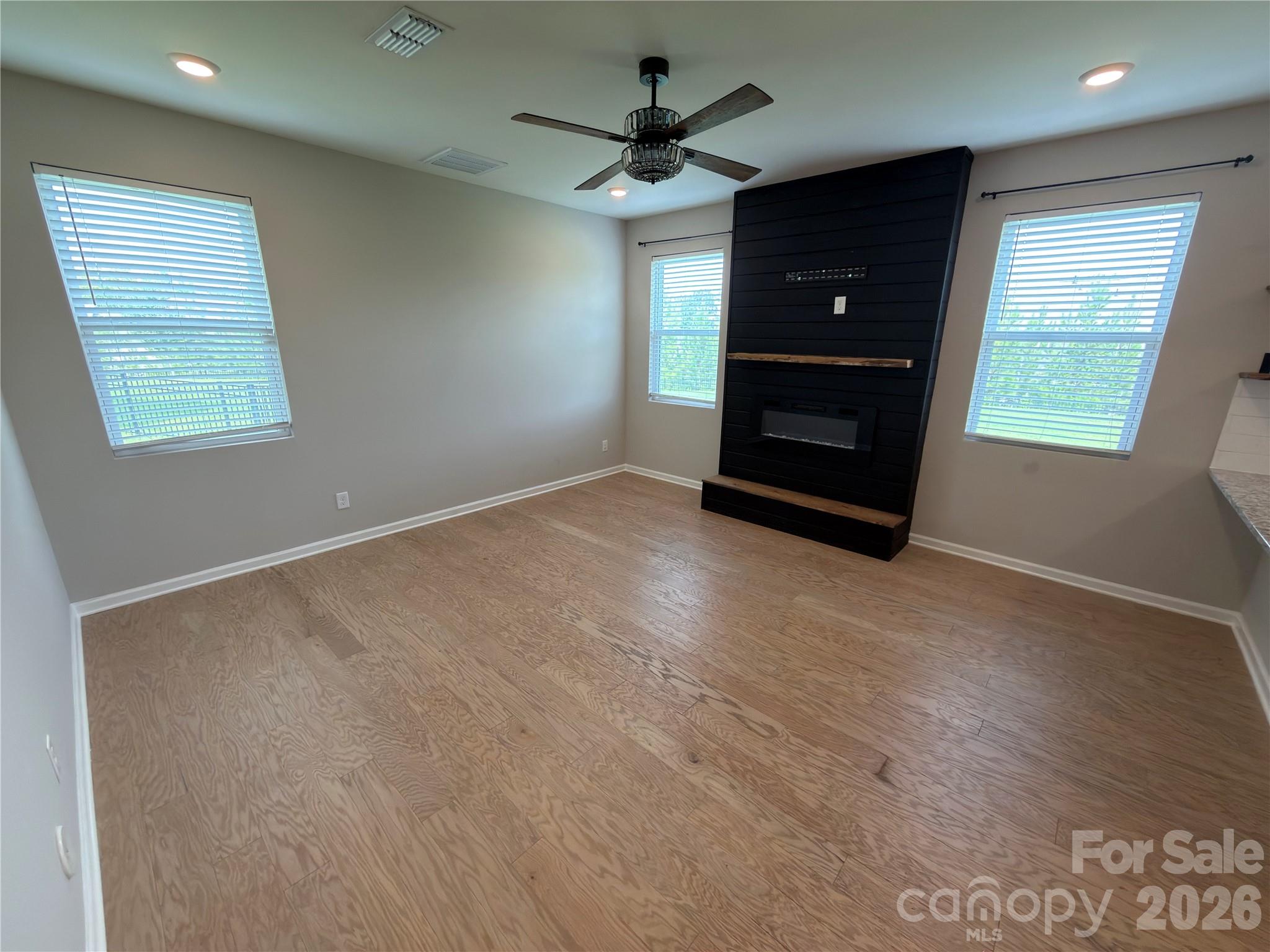 2818 Dominion Court Property Photo 3