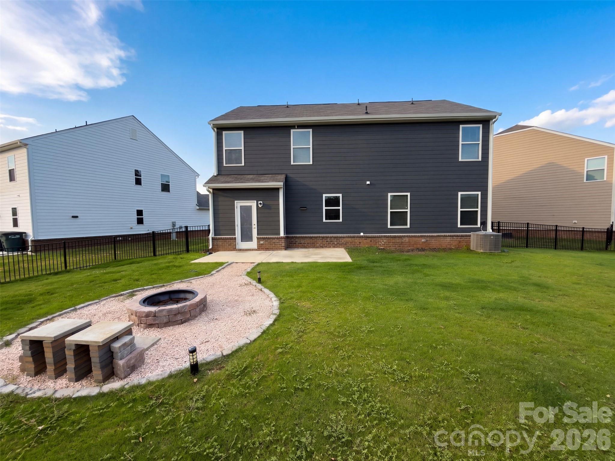 2818 Dominion Court Property Photo 5
