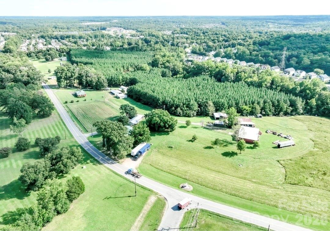 3322 Morehead Road Property Photo 4