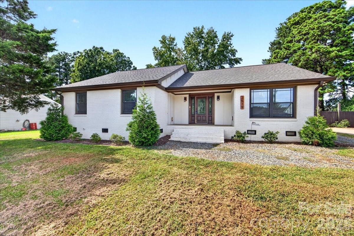 2519 Matthews Mint Hill Road Property Photo 1