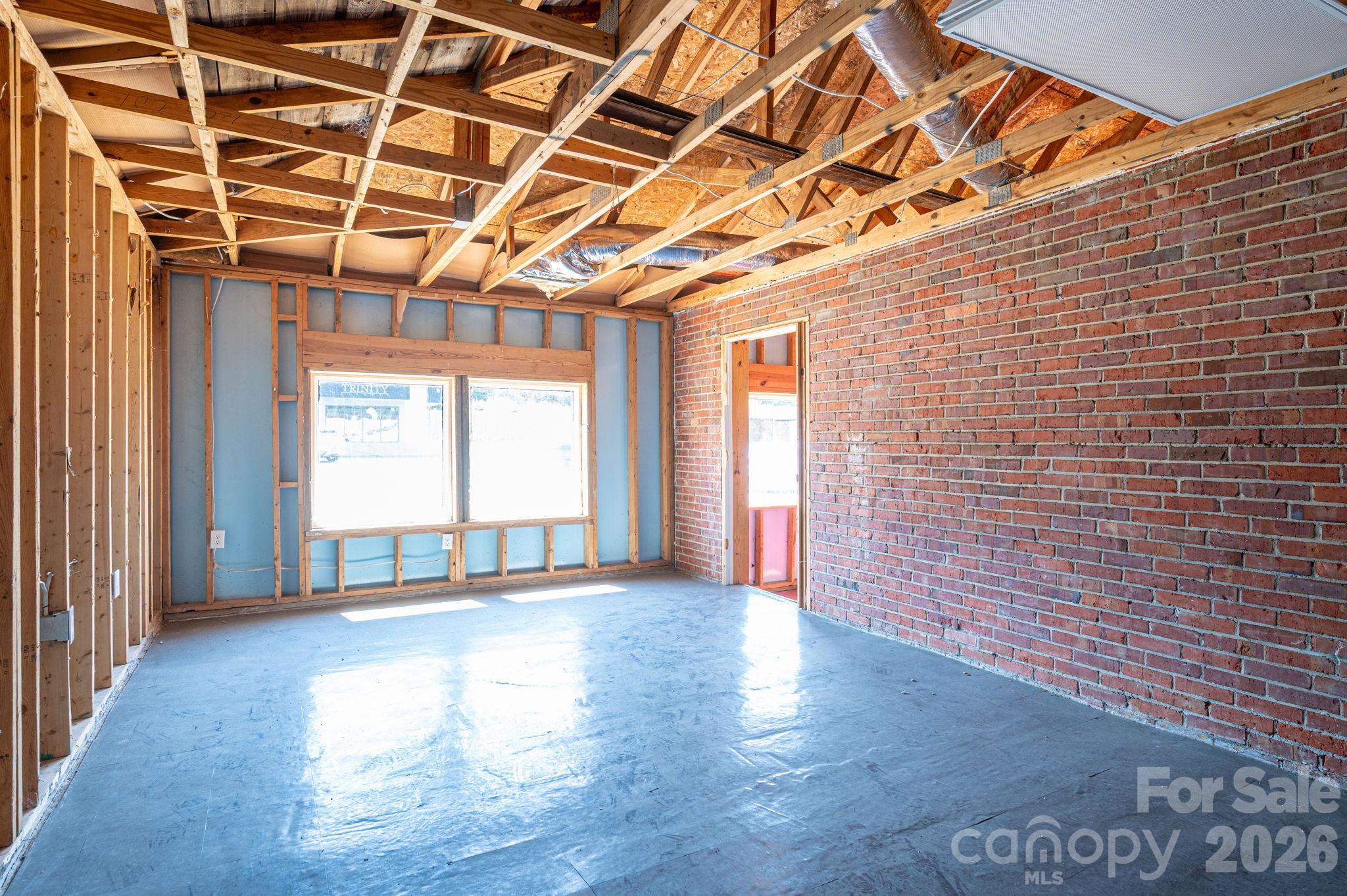 2303 E Main Street Property Photo 11