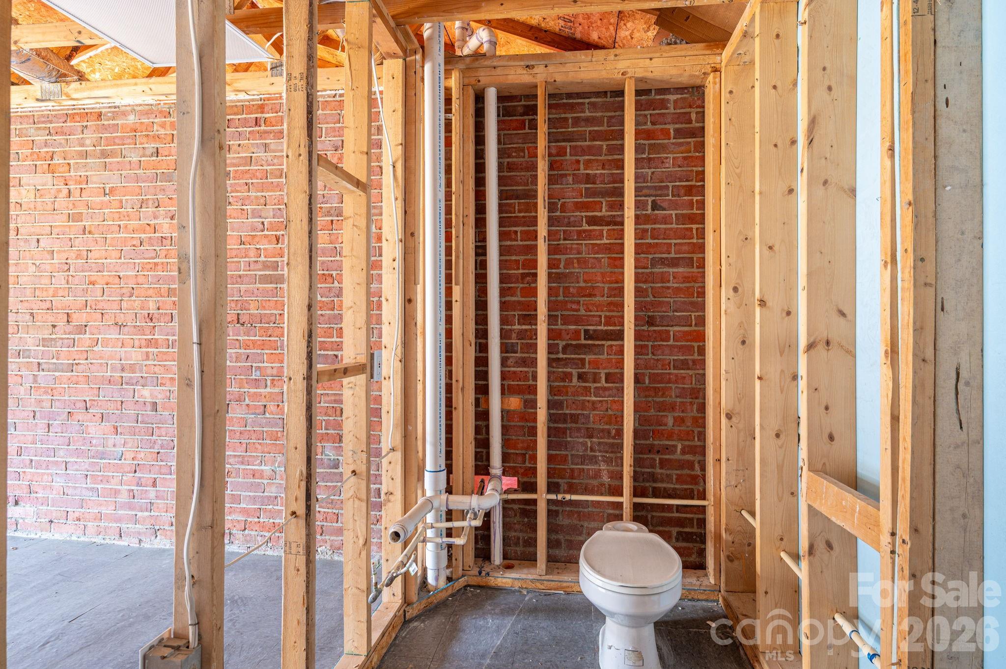 2303 E Main Street Property Photo 13