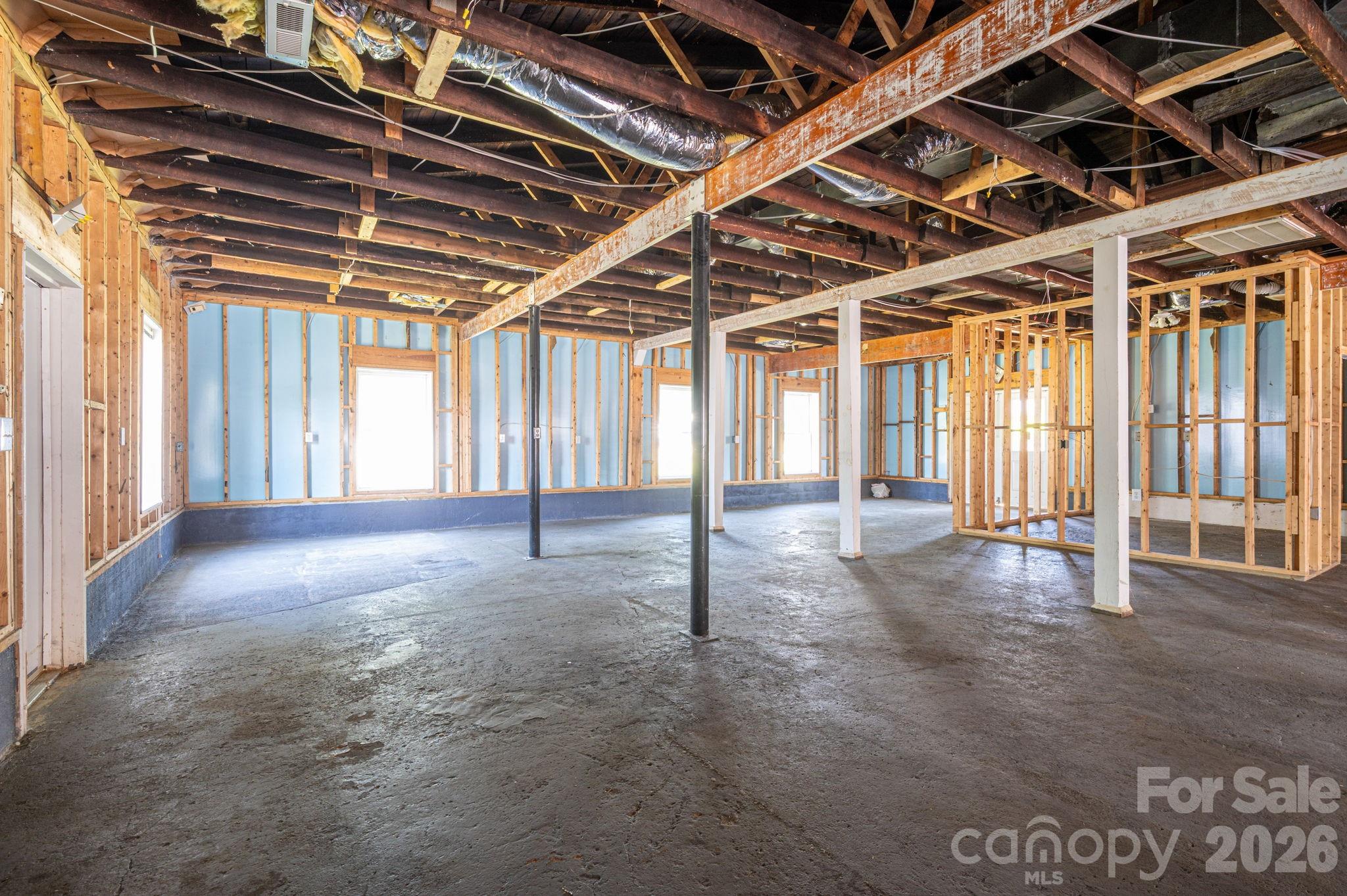 2303 E Main Street Property Photo 16