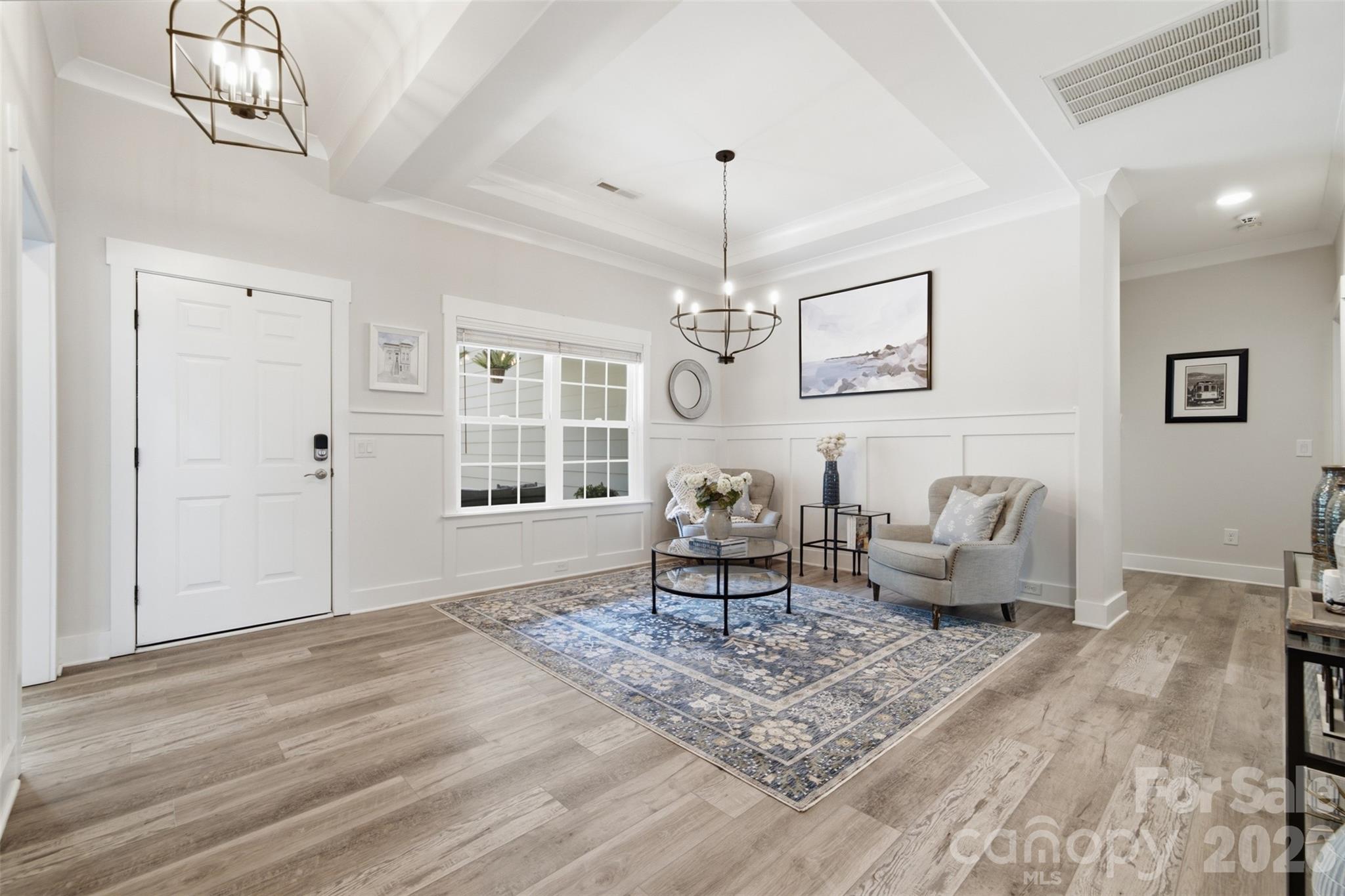 1525 Cranwell Drive Property Photo 4