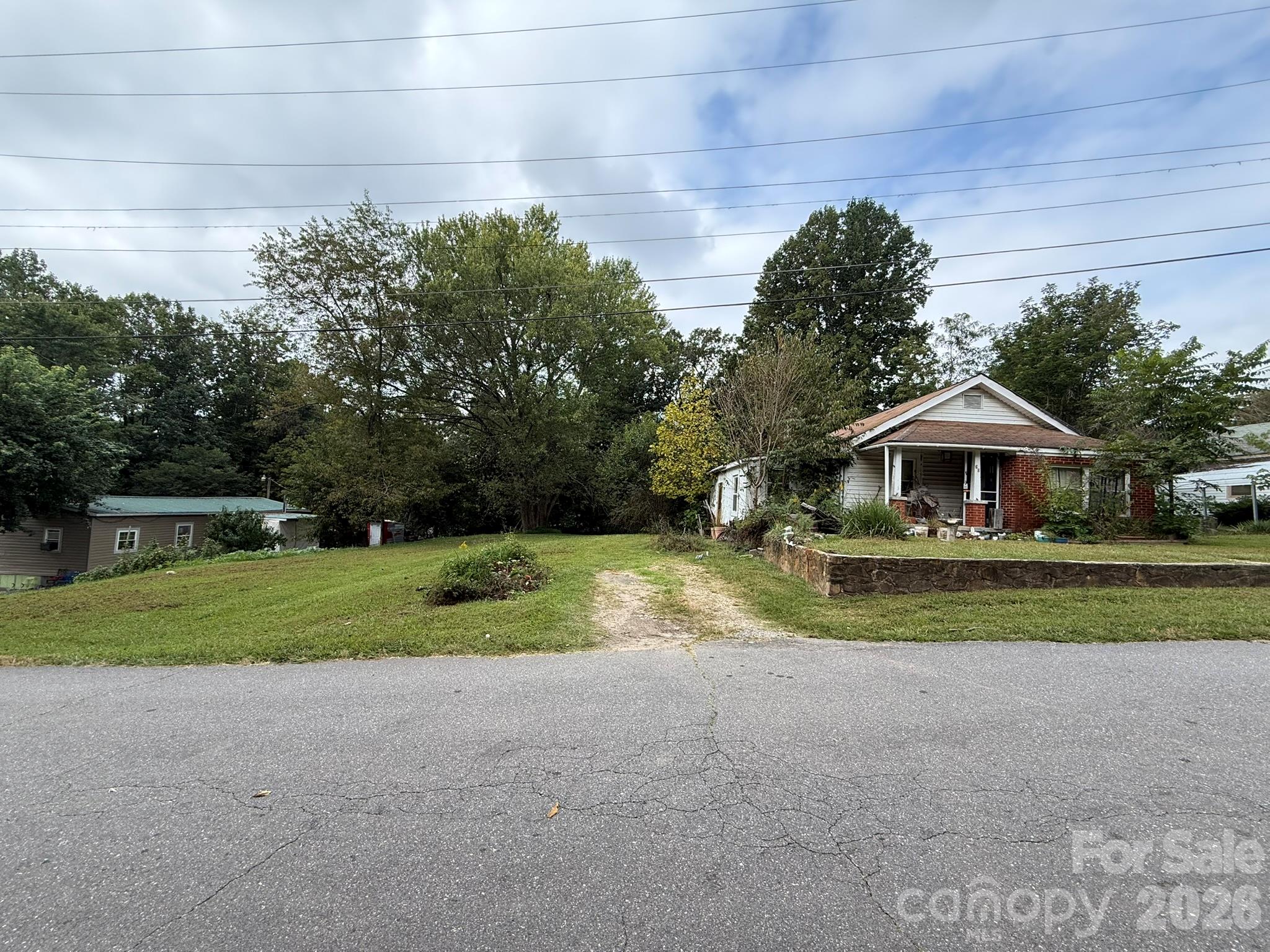 68 Morris Avenue Property Photo 1