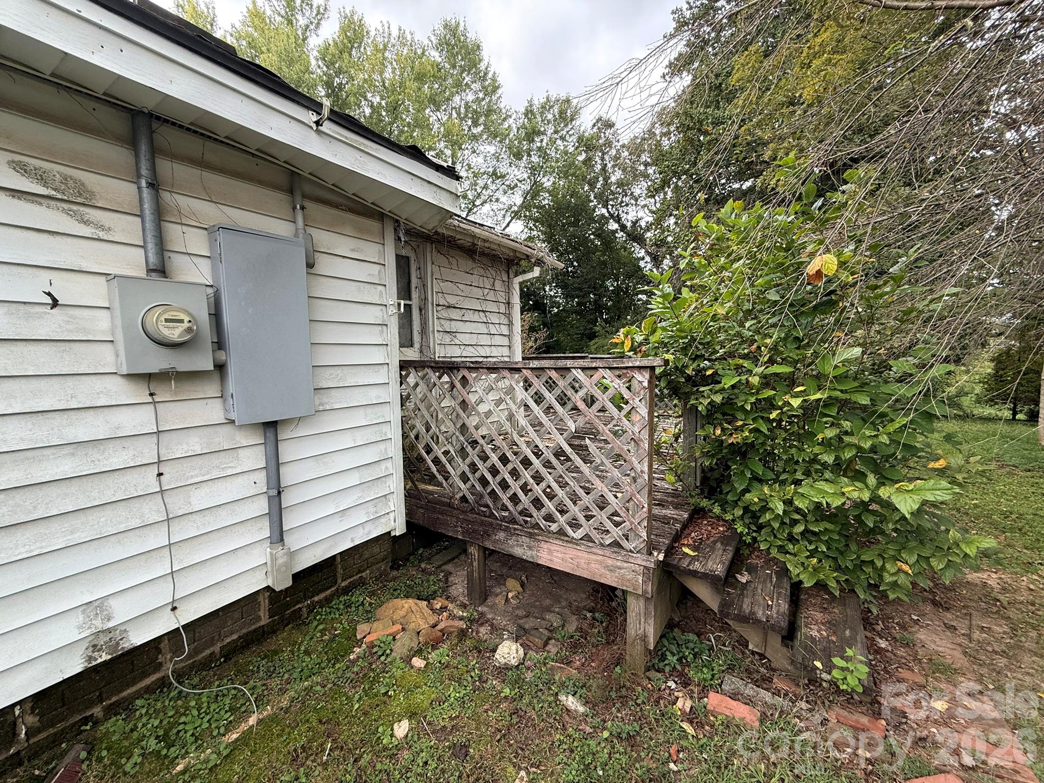 68 Morris Avenue Property Photo 6