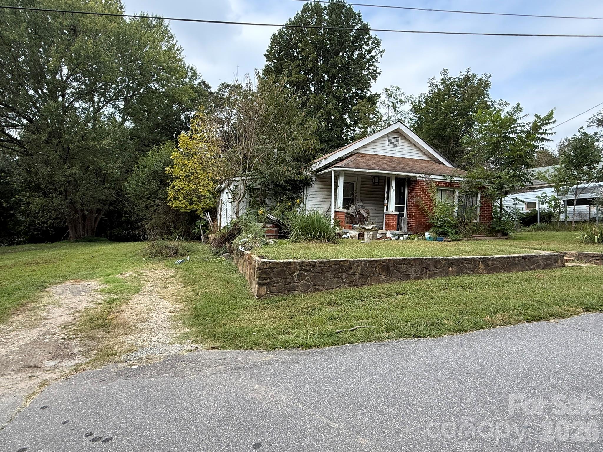 68 Morris Avenue Property Photo 12