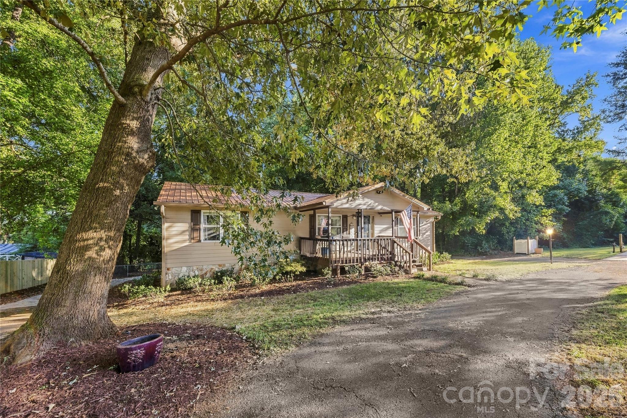 7316 Neal Road Property Photo 4