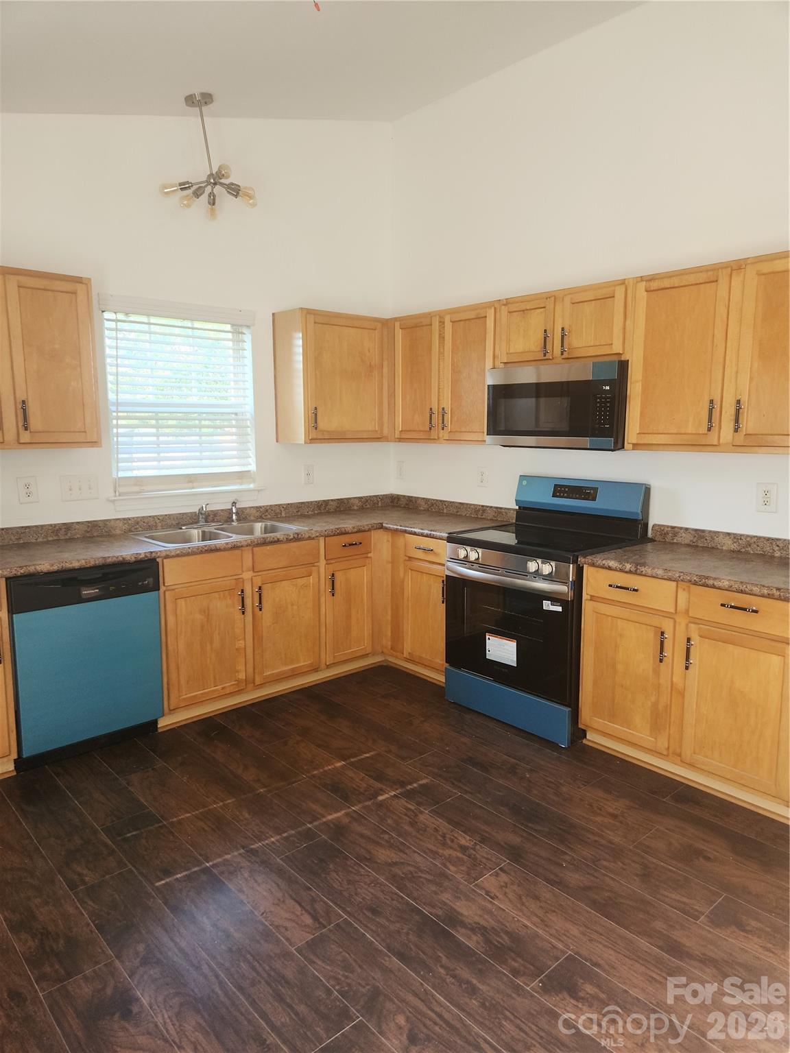 8103 Lamplighter Place Property Photo 6