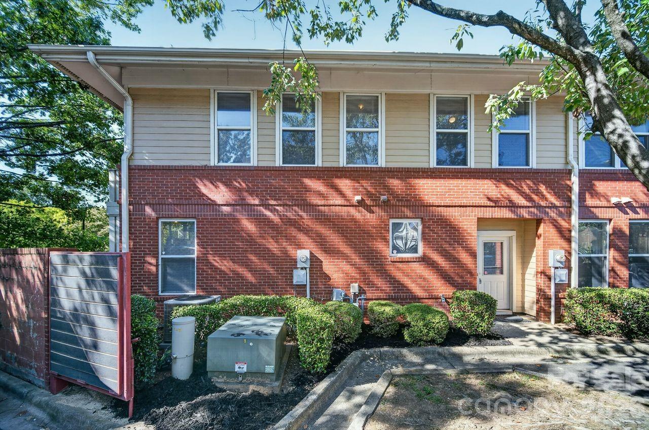 601 N Davidson Street Property Photo 31