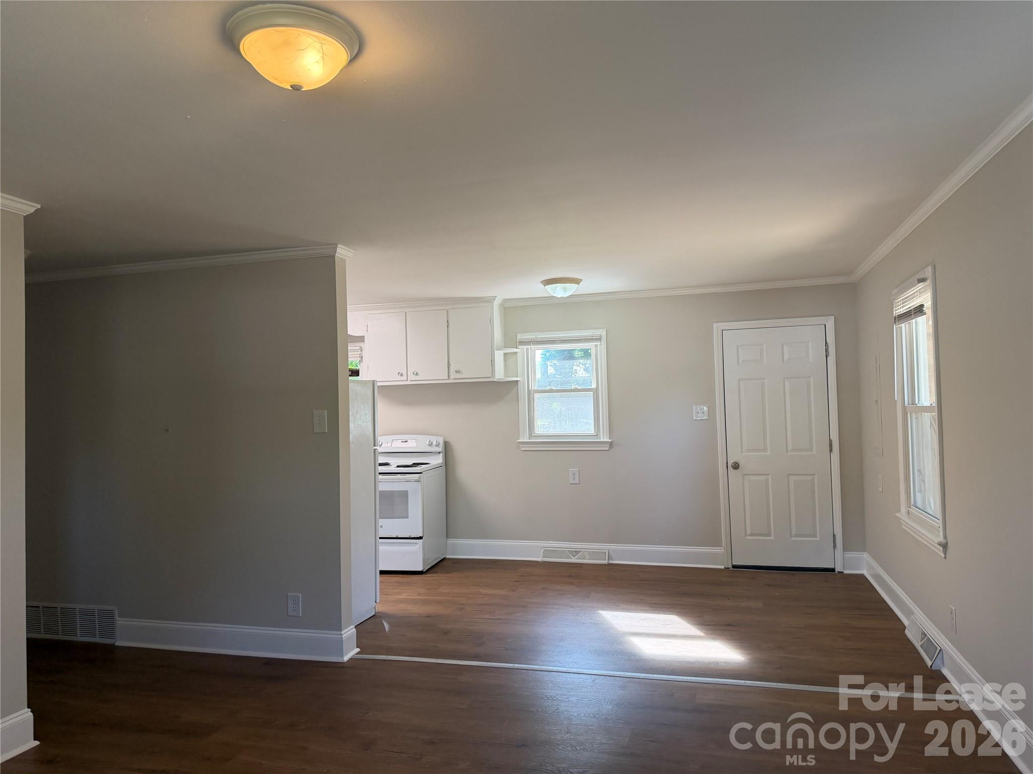 508 Eastside Drive Property Photo 3